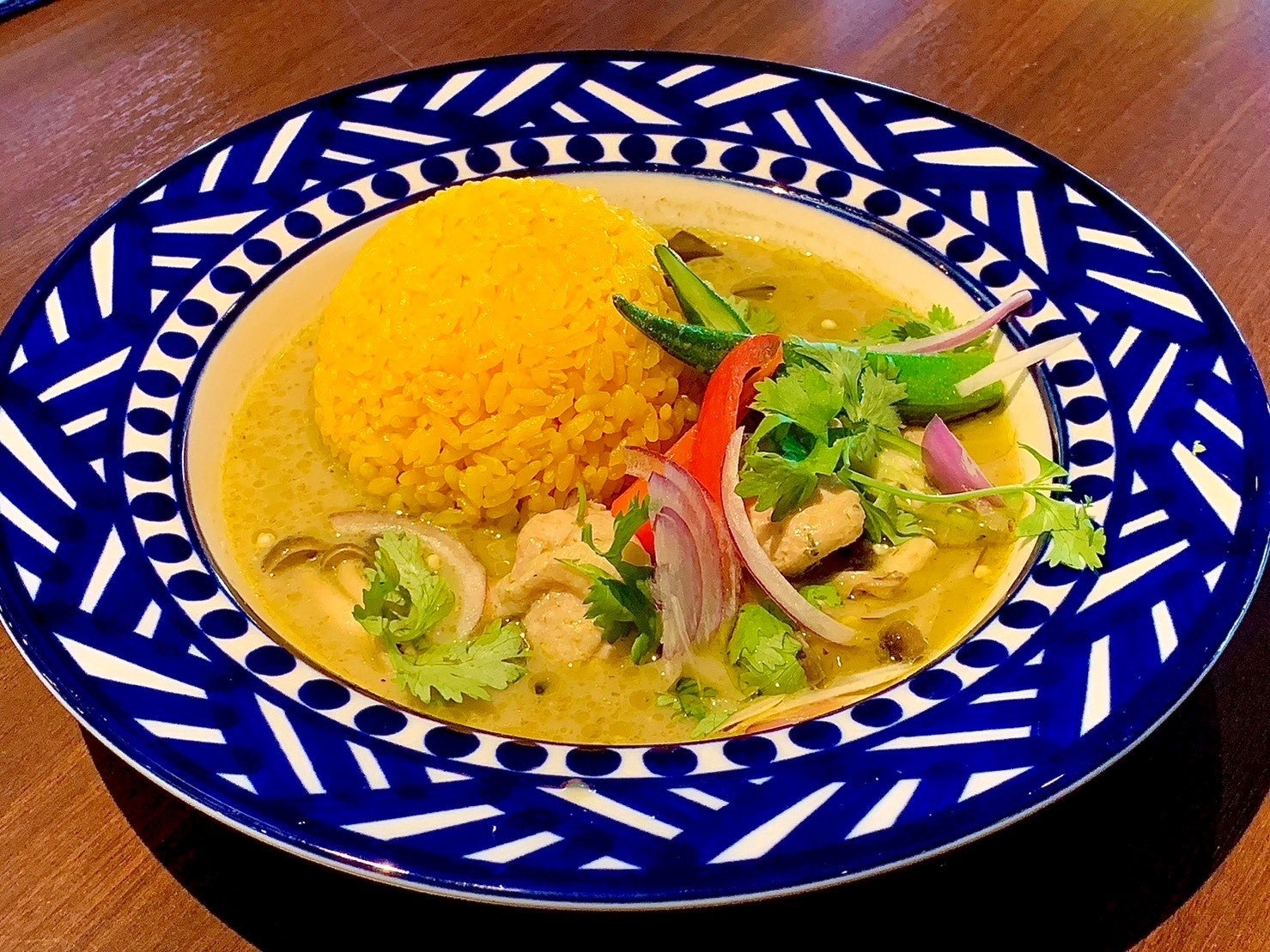 【西武池袋本店】ミシュランプレートとして掲載のスパイスカレー北陸の人気店「Yellow CURRY」のカレーが期間限定で登場