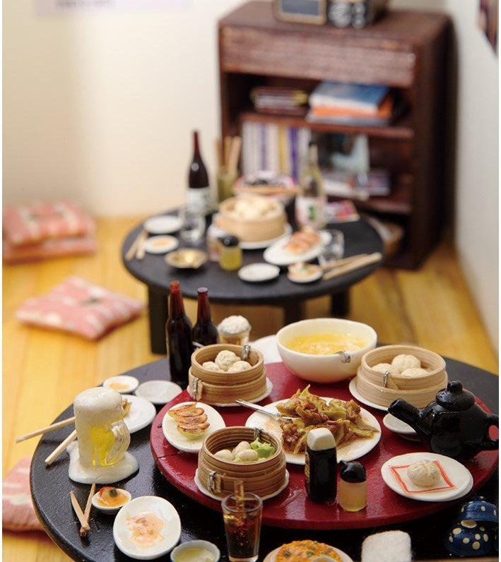 河合行雄・朝子・ASAMI《中華飯店》部分　写真提供：亥辰舎