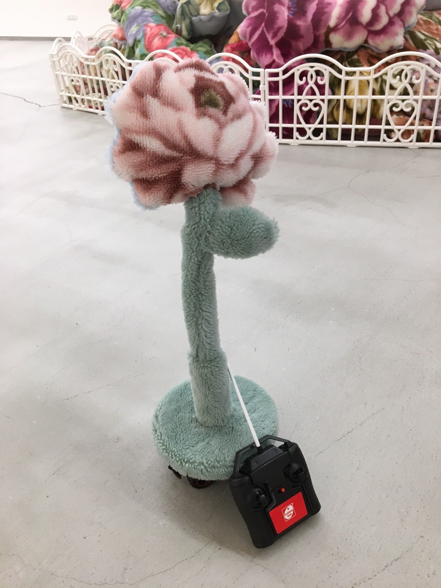 毛布製薔薇ラジコンカー