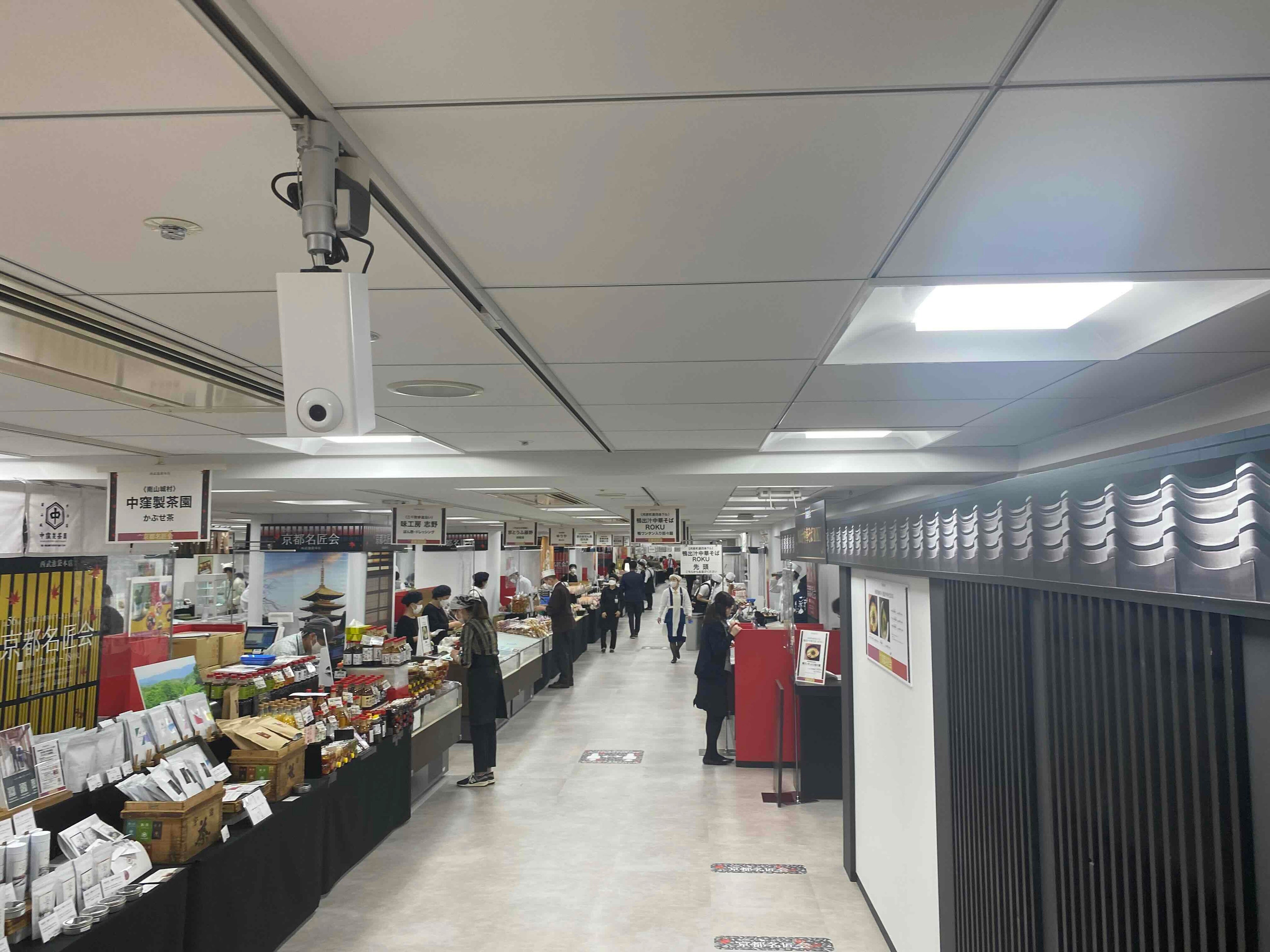 催事場に設置されたＡＩカメラ