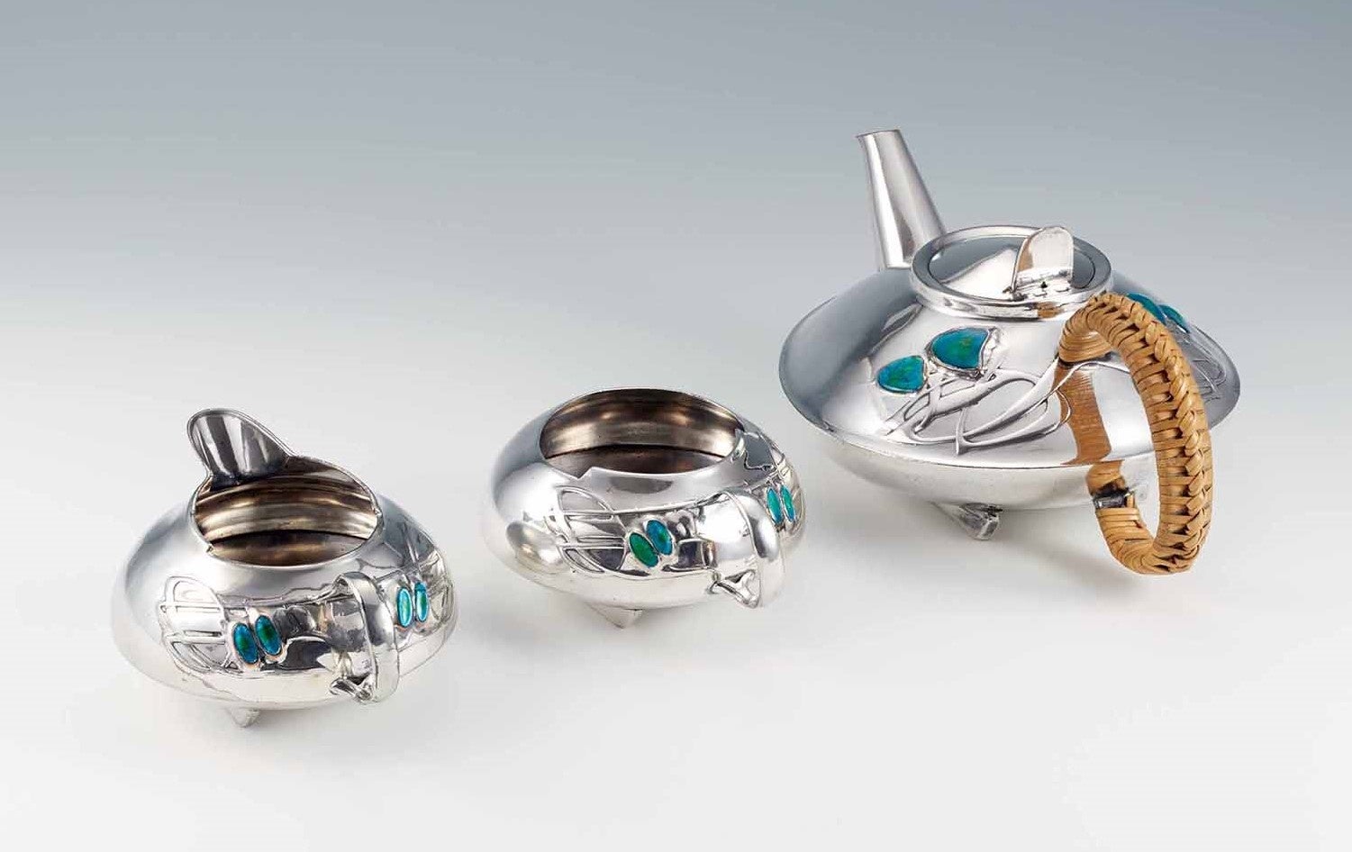 Photo (C) Brain Trust Inc.