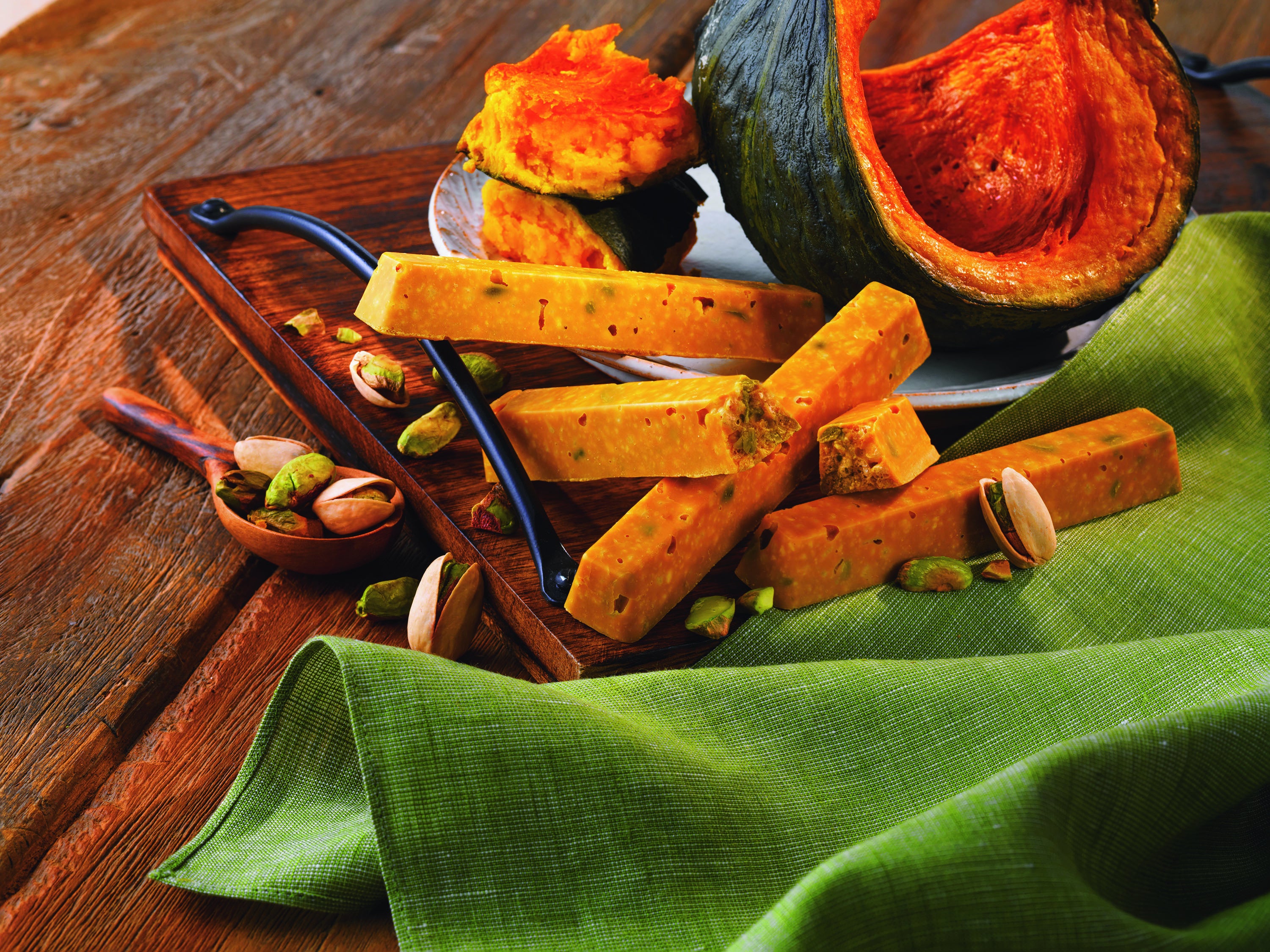 通期[札幌]ロイズ　ロイスバーチョコレート　南瓜とピスタチオ（1箱、6本入）1,053円　数量限定