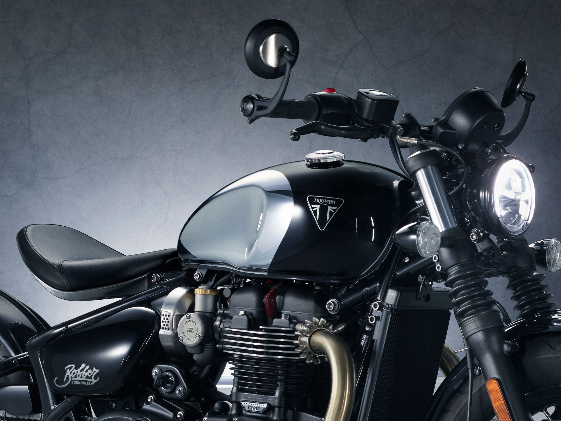 THE TRIUMPH CHROME COLLECTION | トライアンフモーターサイクル
