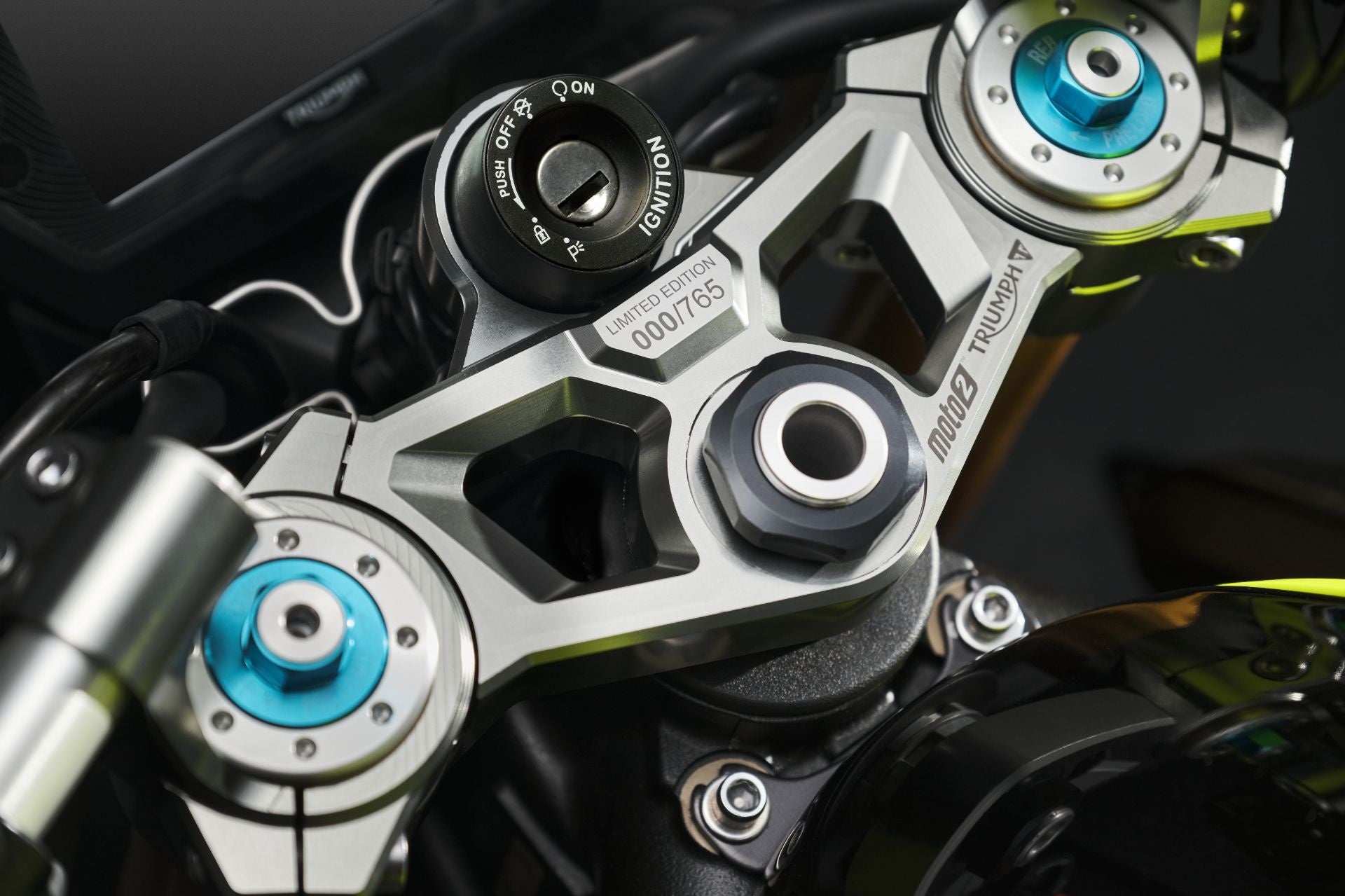 STREET TRIPLE MOTO2™ エディション