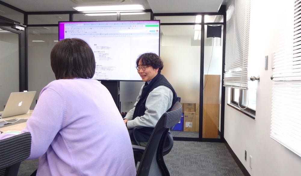 61歳のKは、講演の中で新入社員に向けて「どこでも楽な仕事はないが自分の力量と周りの人で変わる」とアドバイス