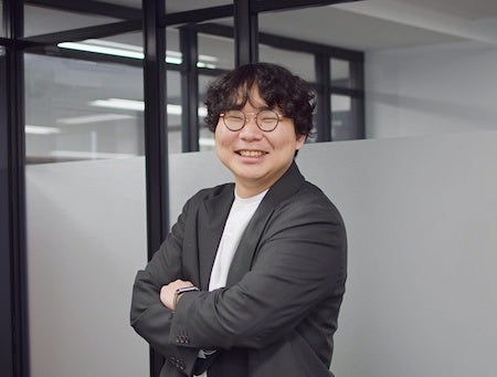 シニアジョブ　戦略人事本部長／シニア就業促進研究所　所長　関岡央真