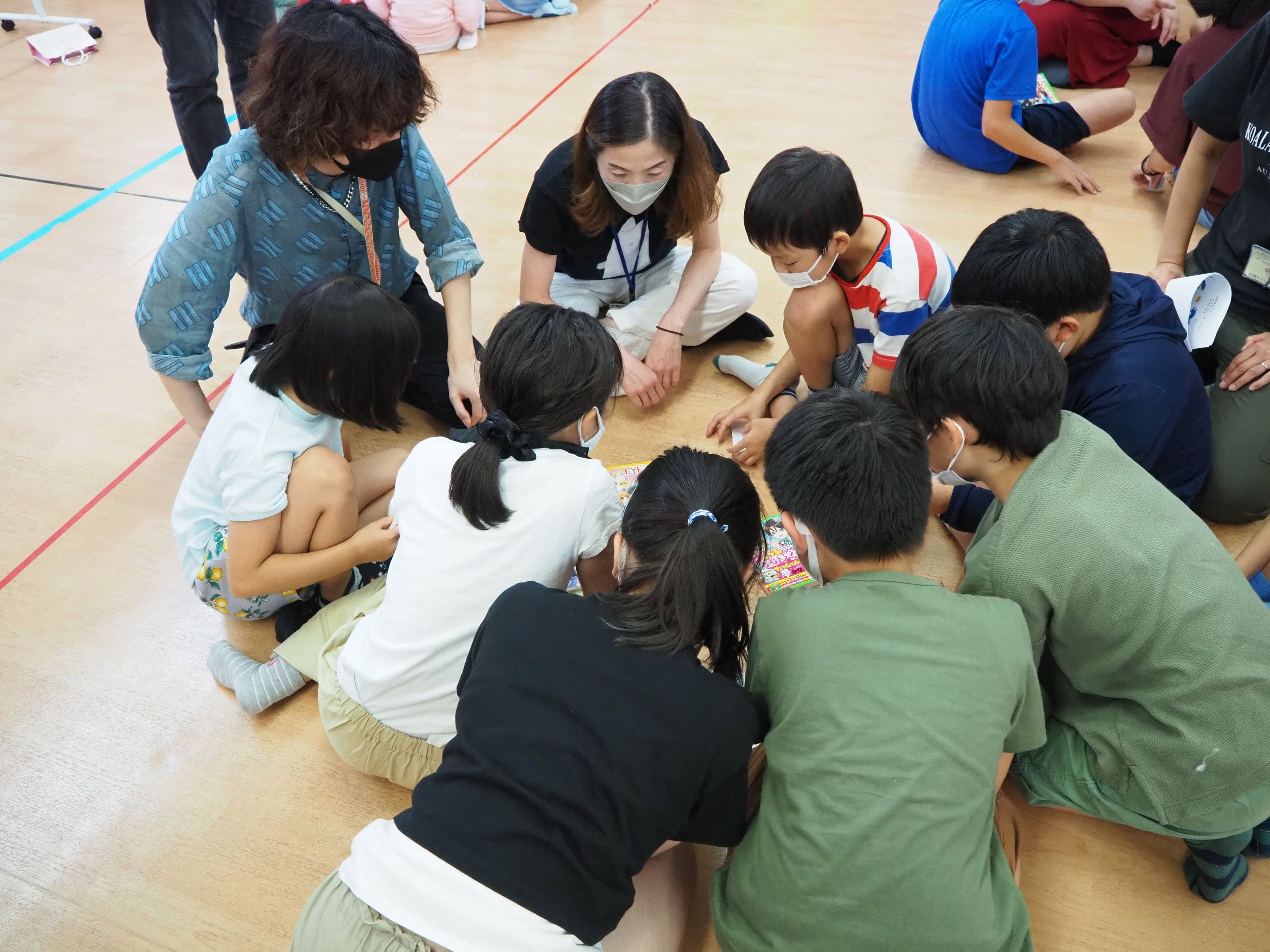 「キミノベル」編集長・門田と編集担当・松田。子どもたちの声を聞き逃すまいと必死です。