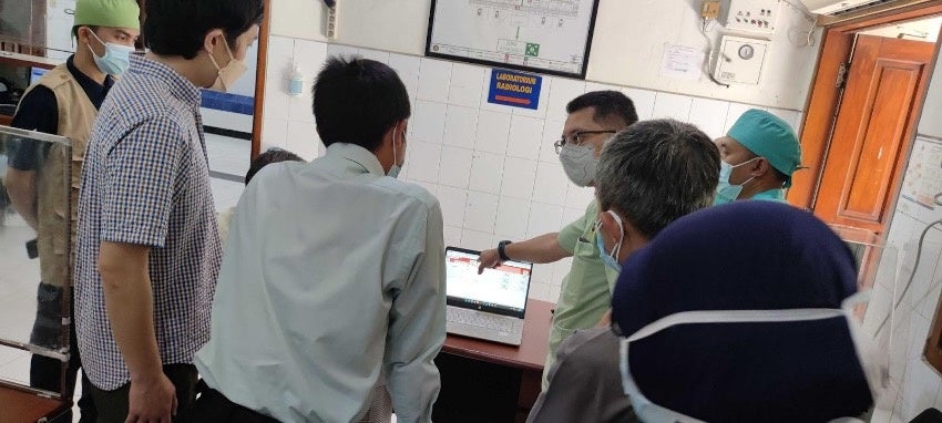 東ジャワ州ラモンガンエリアの私立病院ムハマディアラモンガン病院でNEXT Stage ERについて説明