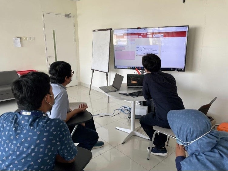 西ジャワ州デポックエリアの公立病院インドネシア大学病院でNEXT Stage ERについて説明