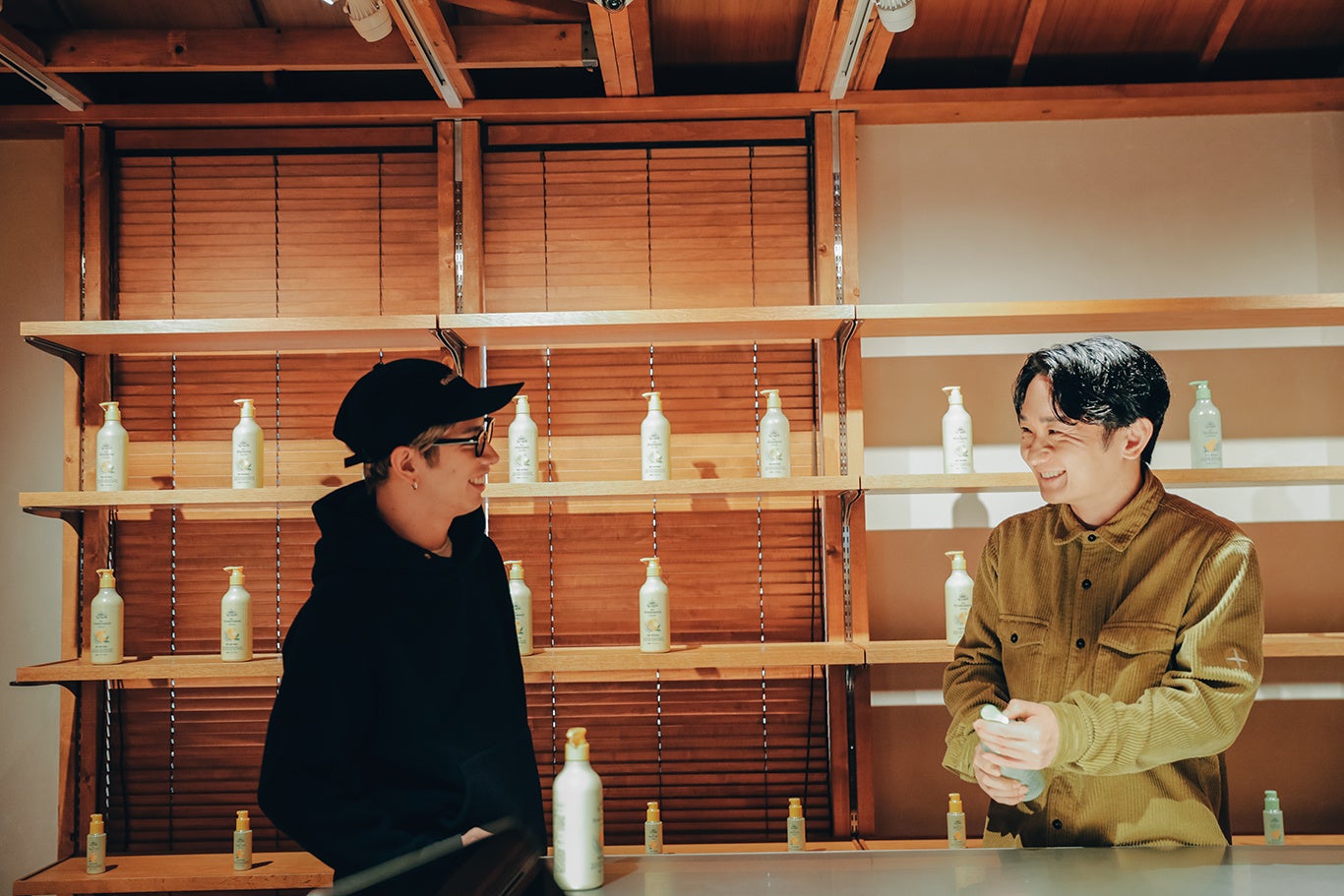 ONE OK ROCK」のTakaと共同プロデュースしたオーガニックスーパー「15