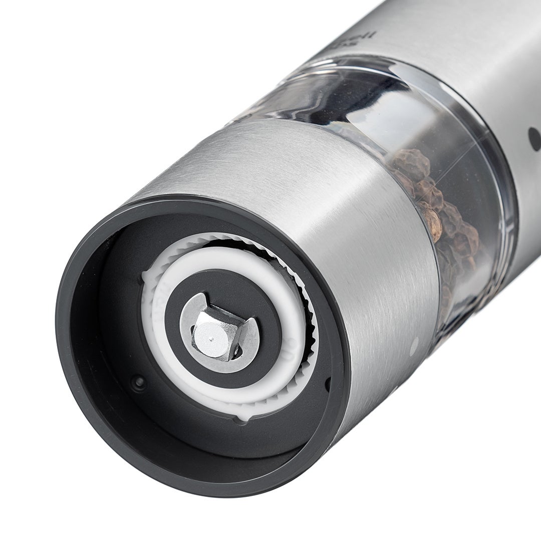 ★錆の心配がなく、岩塩にも使用 できる丈夫なセラミック製の刃を 採用。 また、摩擦熱が生じにくいためス パイス本来の香りを保ちます。