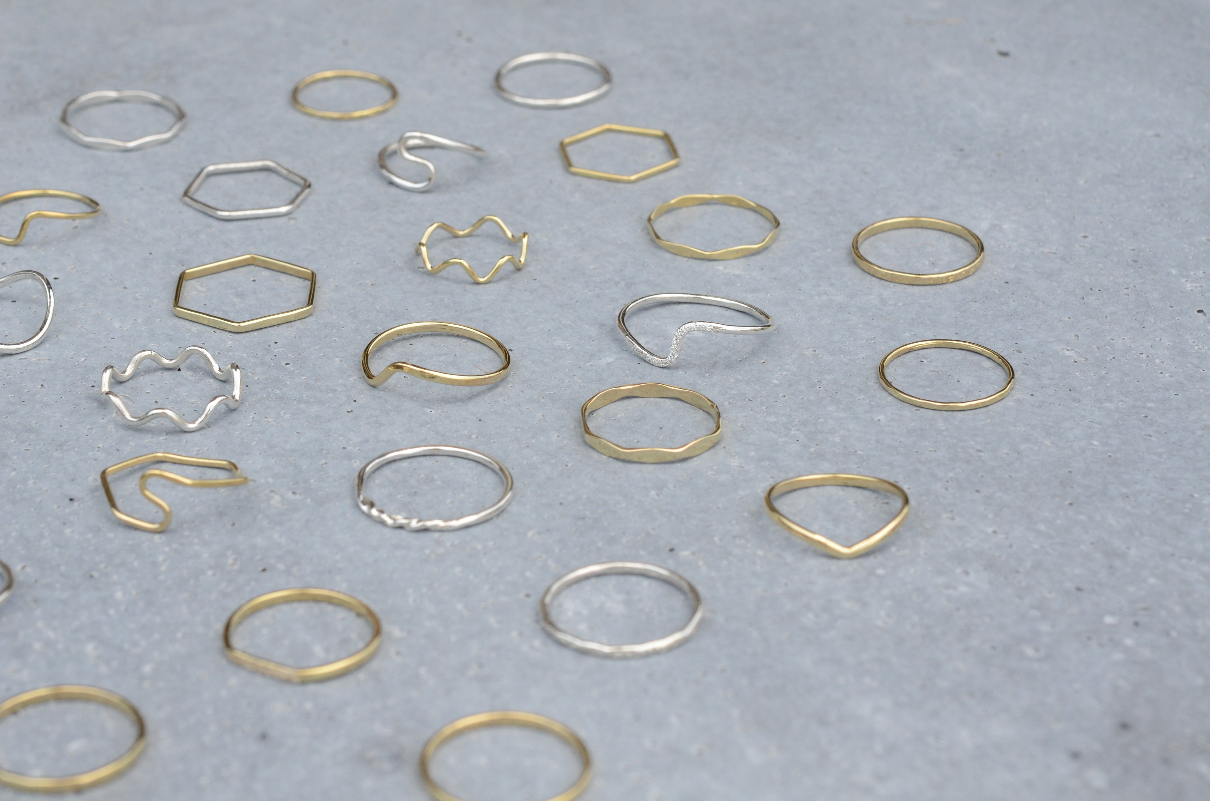 5分〜10分で、目の前で指輪を仕立てます。