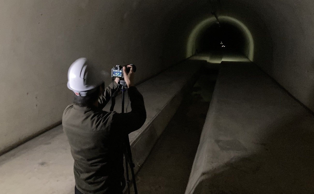 GPSの届かない下水道内での点検利用促進のため新しい通信方式による小型ドローン位置測定の実証に成功 | 株式会社Liberawareのプレスリリース