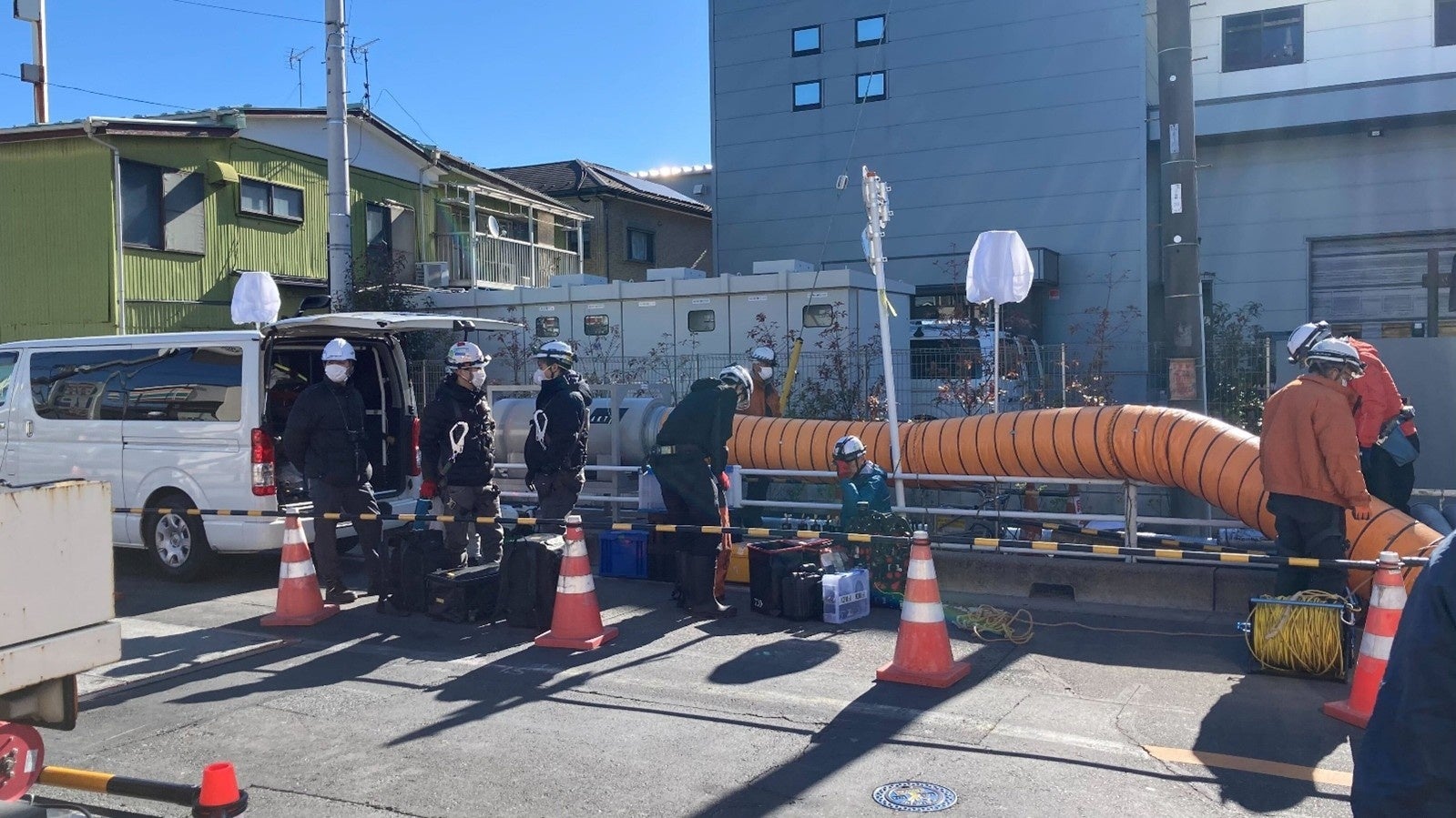 埼玉県八潮市で発生した道路陥没事故において当社の屋内点検用ドローン「IBIS2」を活用した下水管調査を実施堆積物に至る手前の地点でキャビンらしきものを確認 | 株式会社Liberawareのプレスリリース