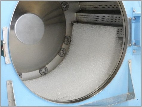 ▲ エアファイバー®洗浄の様子