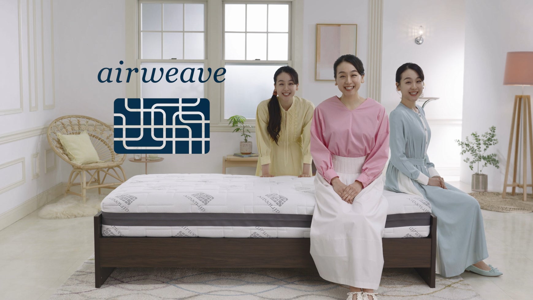 3分割”にちなみ3人の浅田真央さんが競演 | 株式会社エアウィーヴの 3分割”にちなみ3人の浅田真央さんが競演 | 株式会社エアウィーヴの