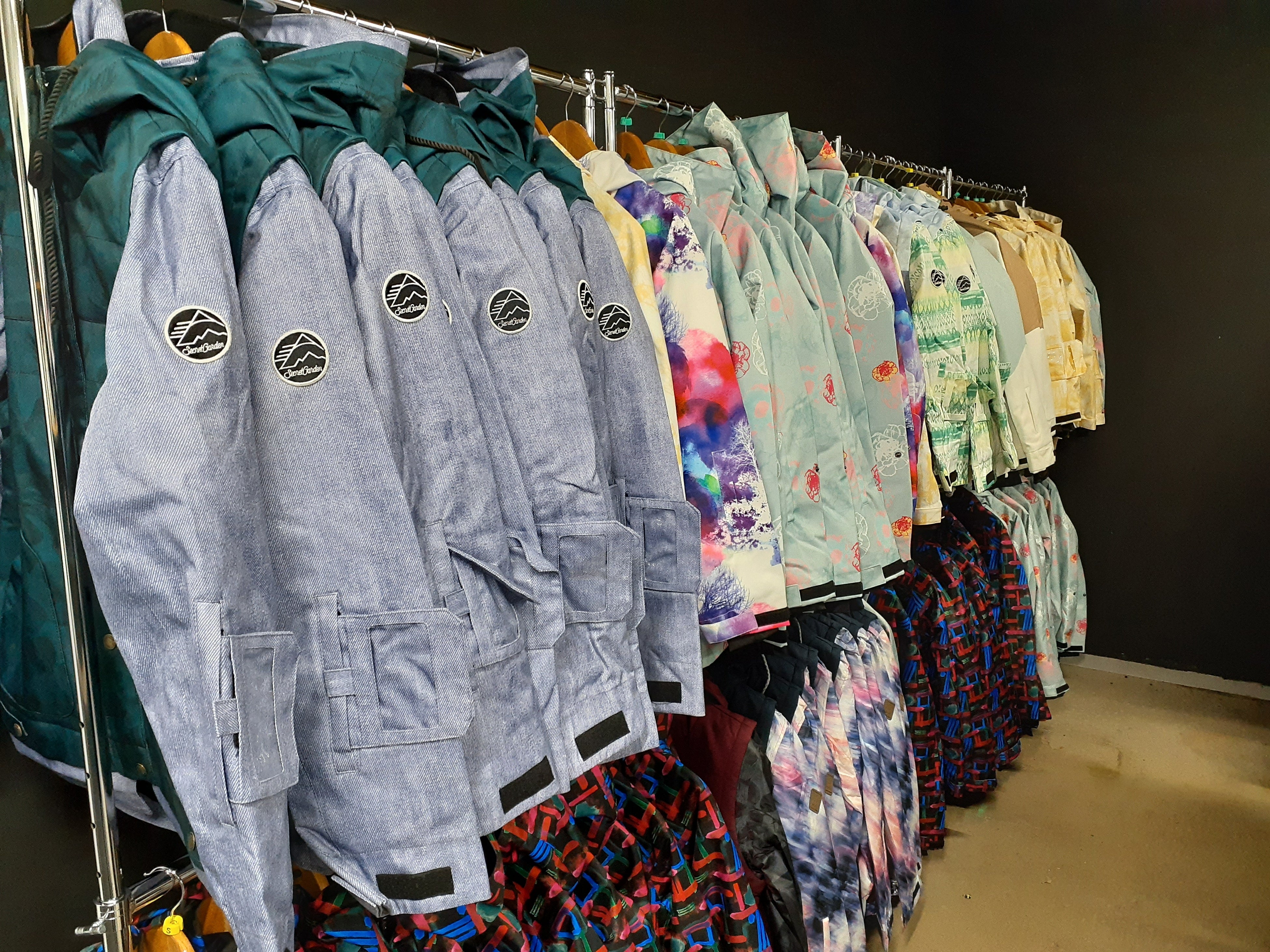 かっこよく！かわいく！スノボデビュー用のおしゃれな女性用