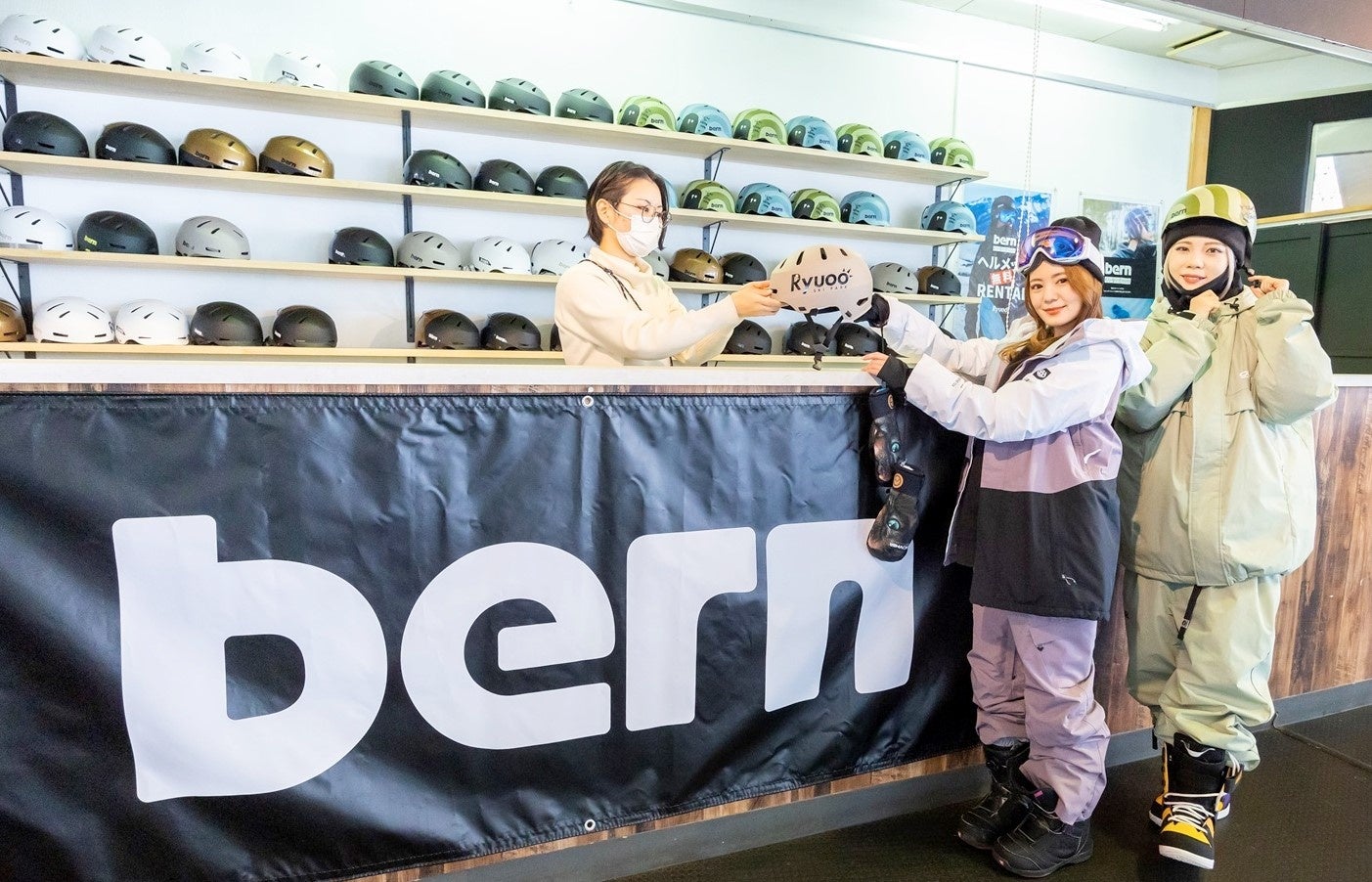 「bern」のヘルメットを採用