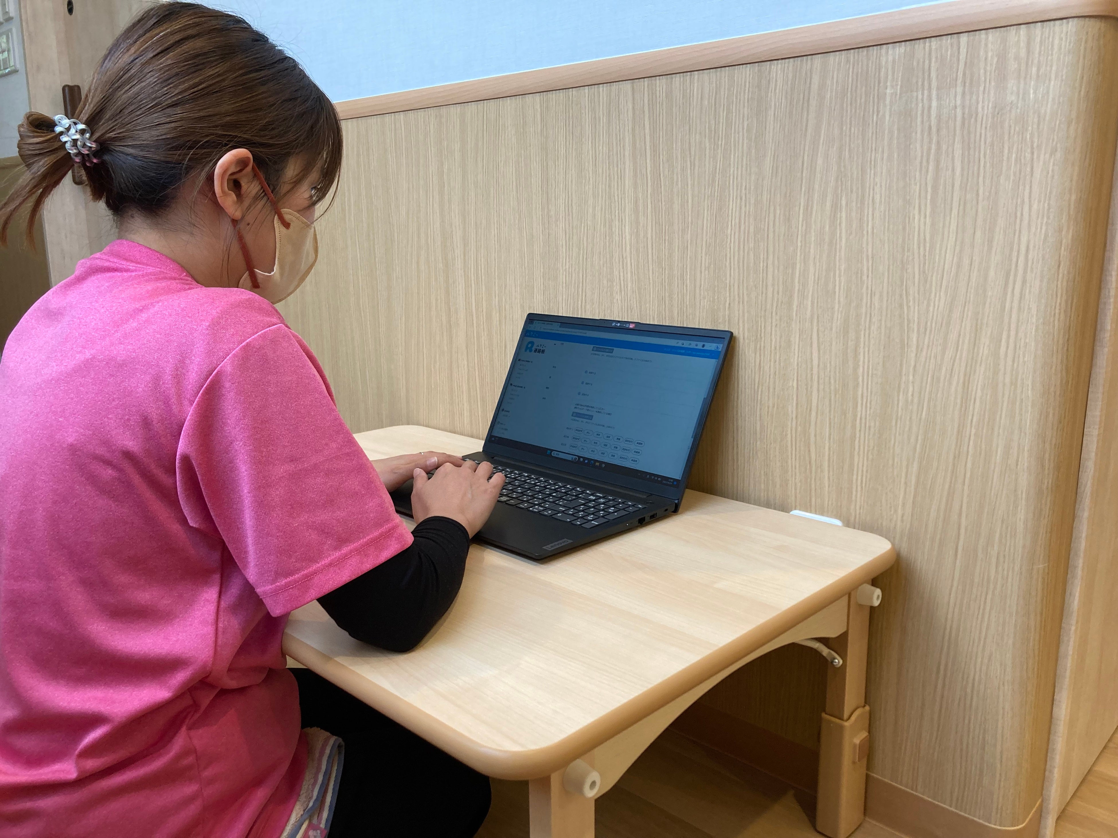 「ルクミー連絡帳」で保護者へ情報共有