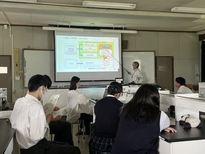 大垣養老高等学校での授業風景