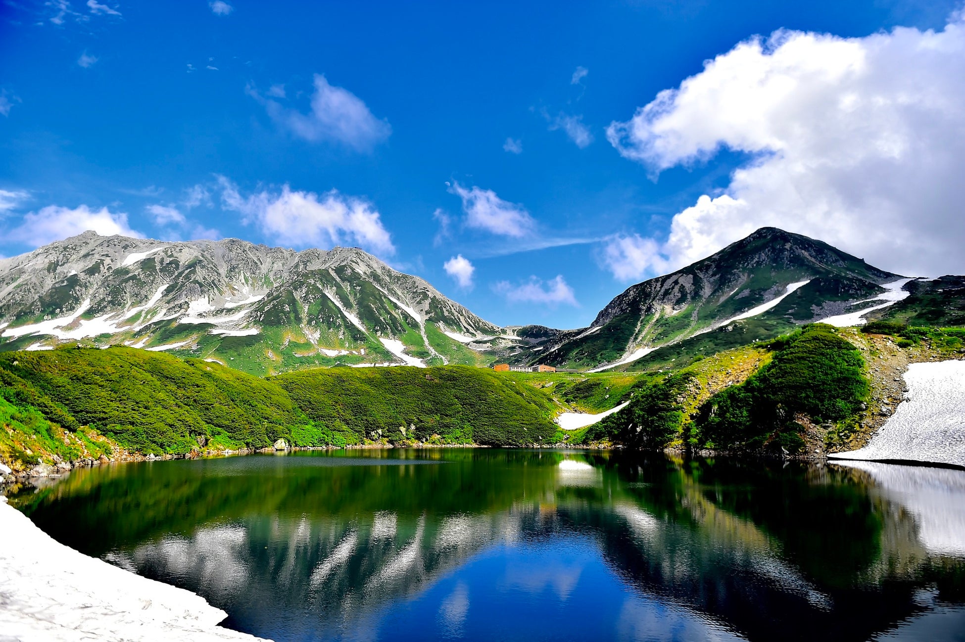 富山県:みくりが池(イメージ)©(公社)とやま観光推進機構