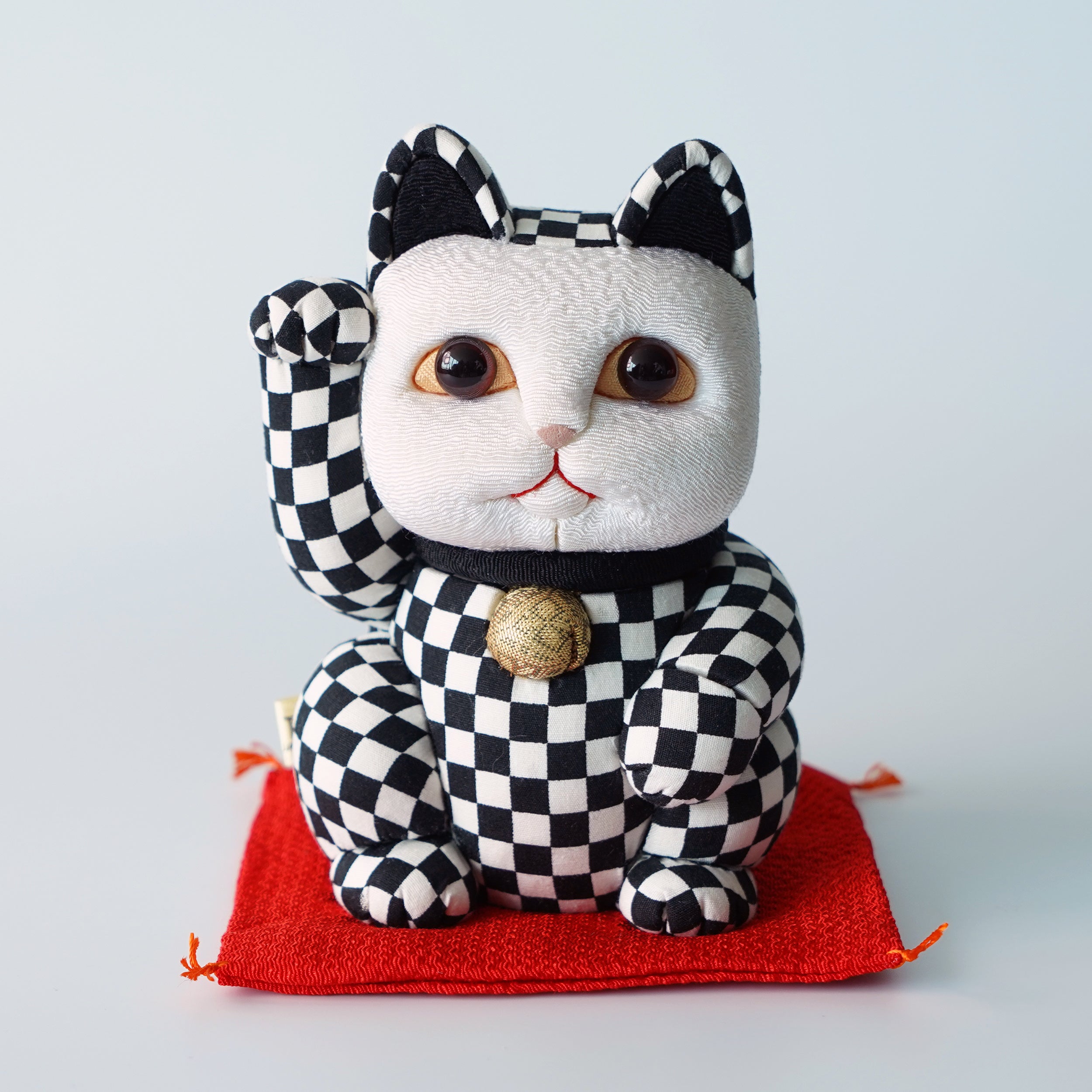 招き猫（柿沼人形）