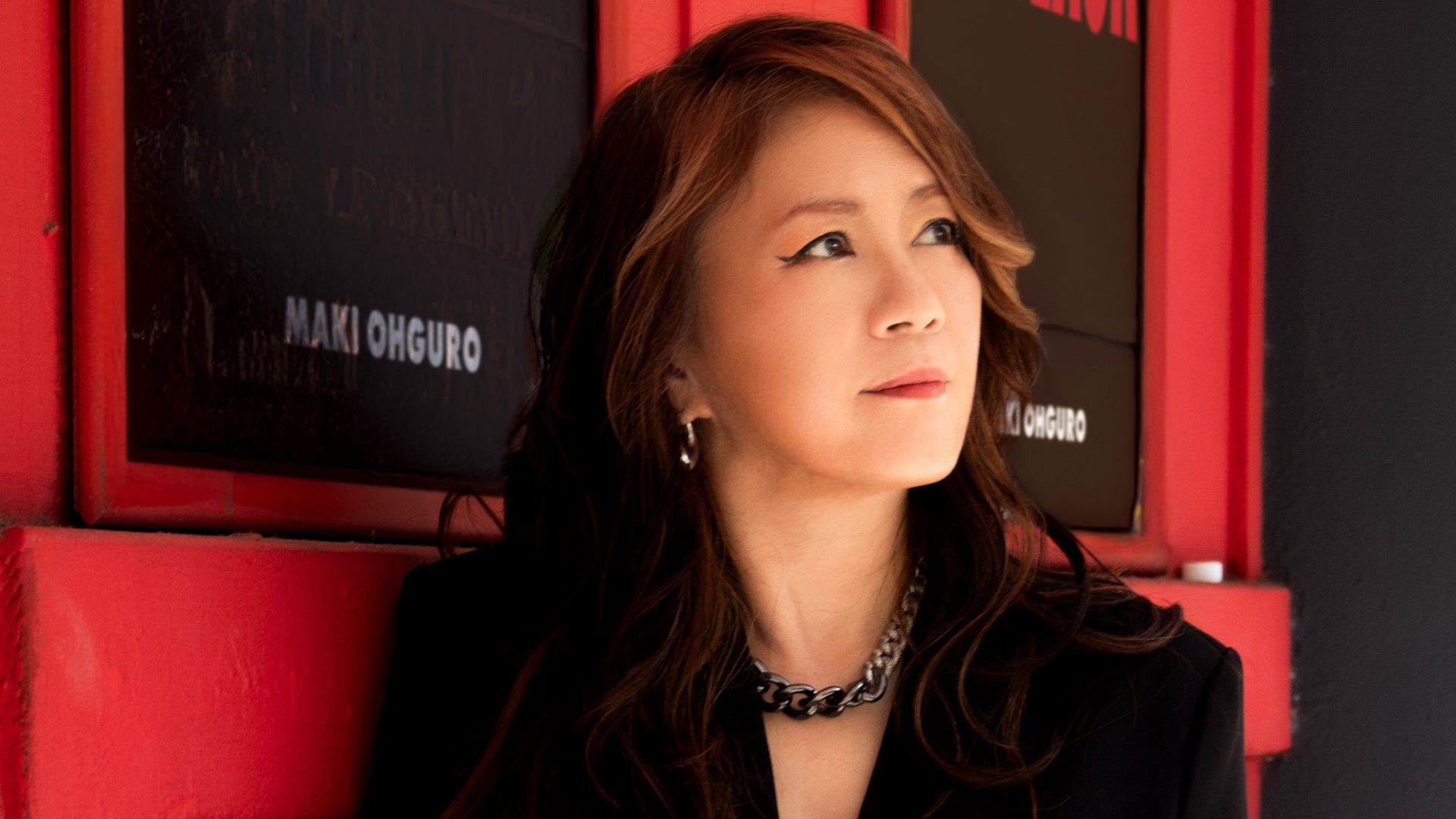 大黒摩季の総動員数65,000人の全国ツアー「-55 BLACK-」「-55 RED-」を