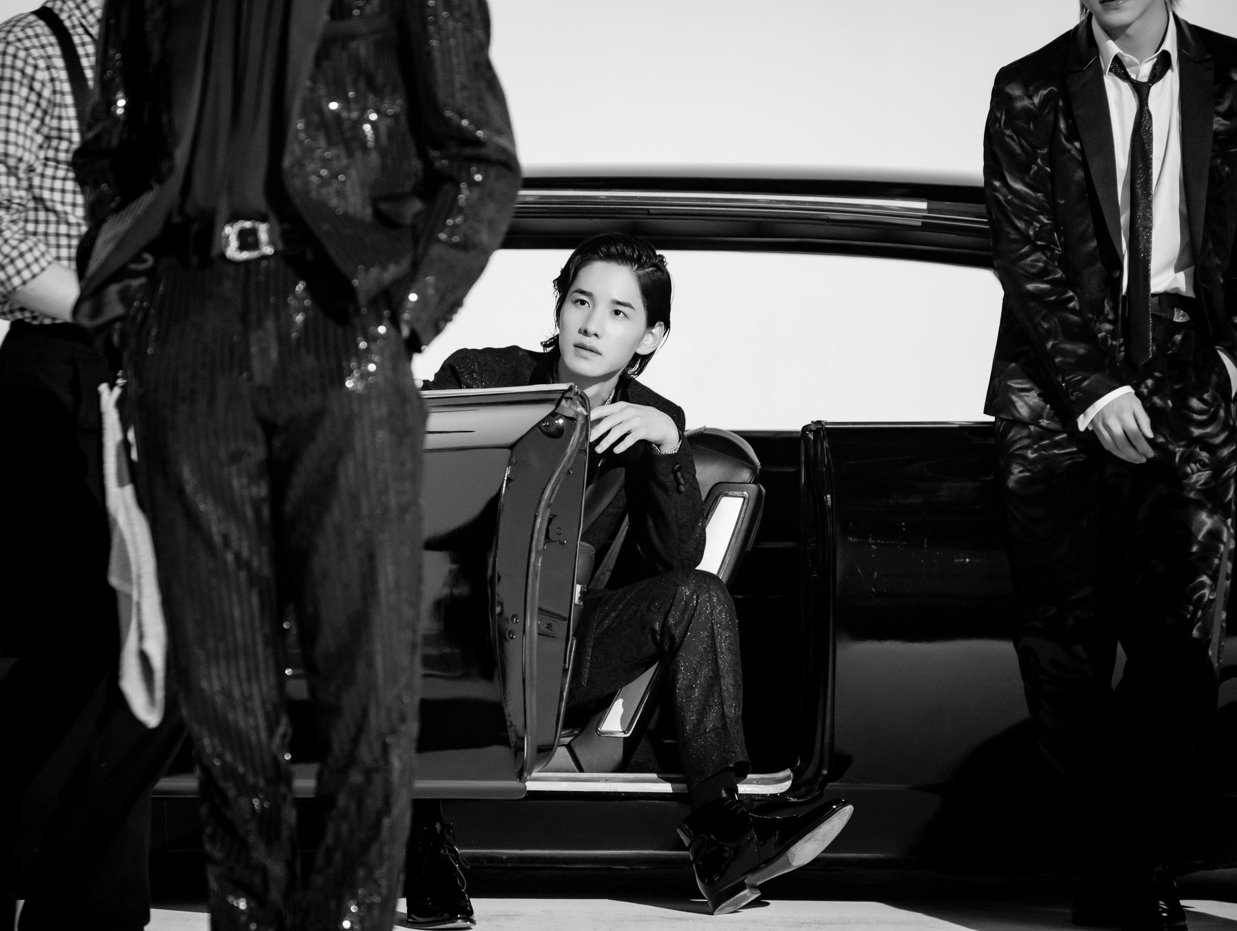 YSL 豆原一成、川尻蓮 、川西拓実、大平祥生、鶴房汐恩、白岩瑠姫、佐藤景瑚、木全翔也、河野純喜、金城碧海、與那城奨 JO1