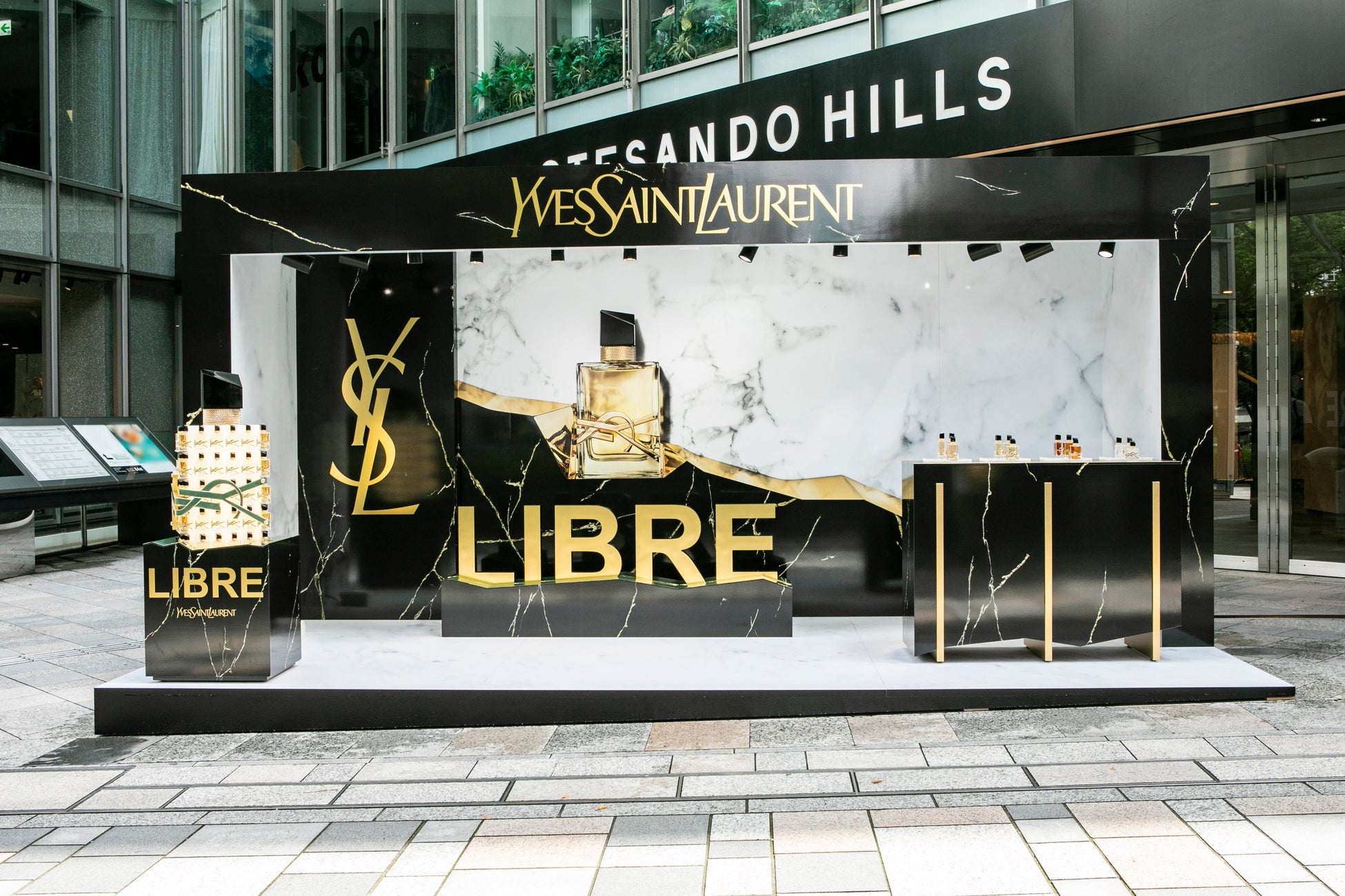 YSL LIBRE STAND