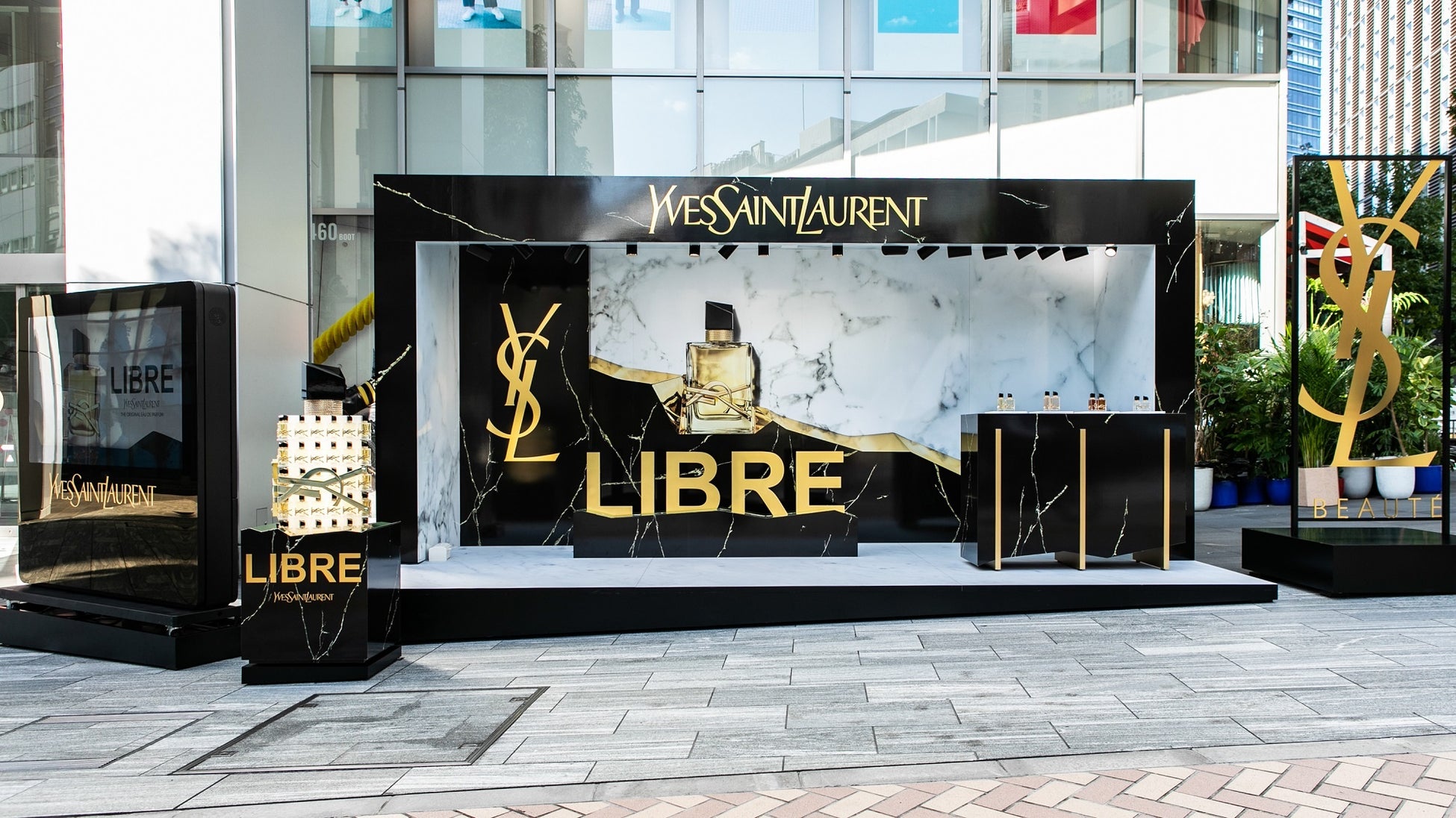 YSL LIBRE STAND渋谷PARCO 公園通り広場