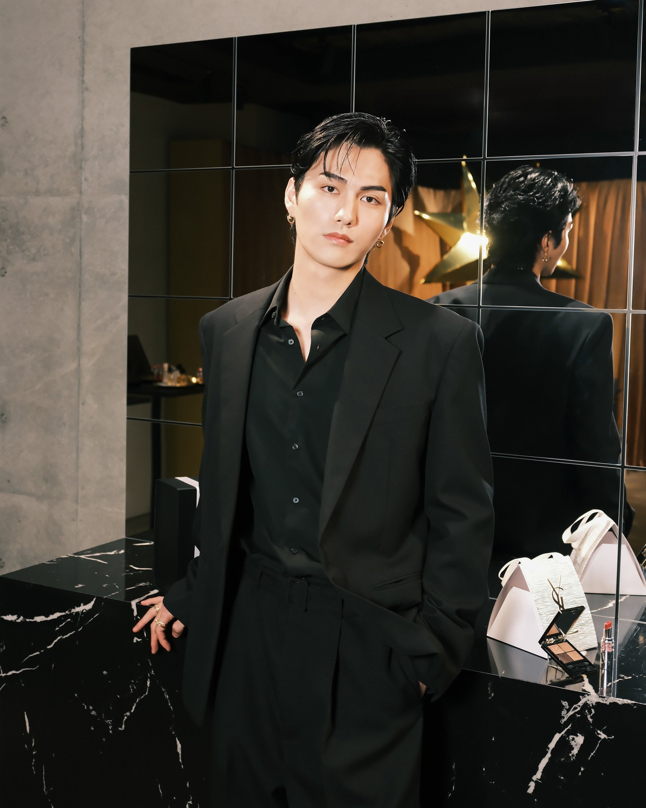 YSL GIFTING WITH LOVE」 YSLと一緒に心躍るギフトを選んで。桐谷美玲