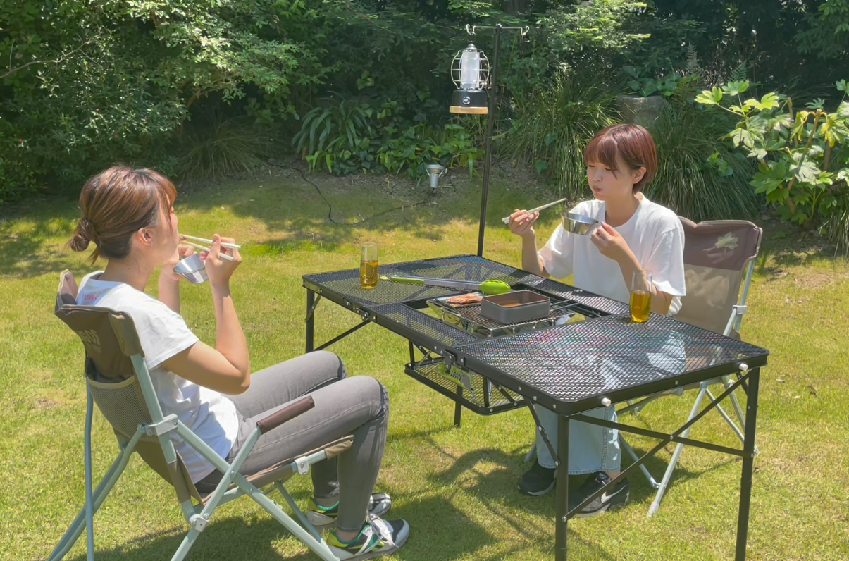座りながらBBQが楽しめる！グリルやたき火台を設置できるハイ＆ロー