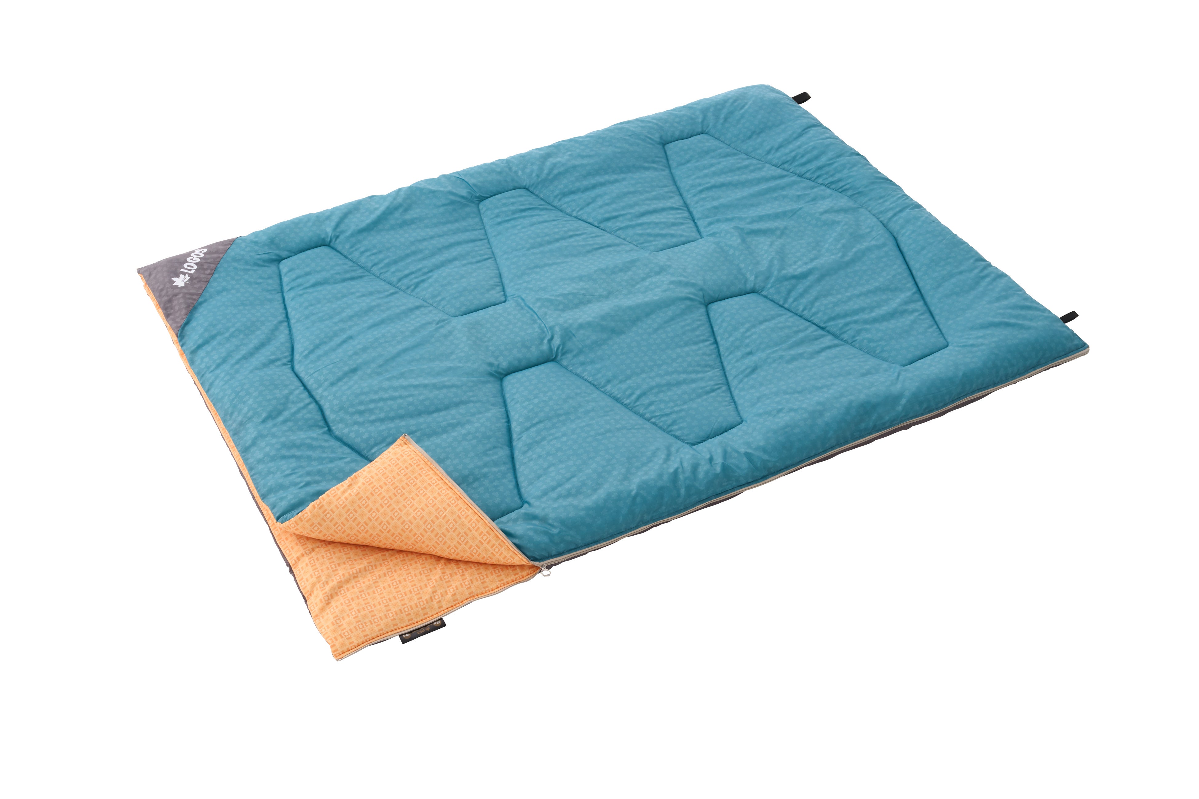 寒い季節の車中泊に最適！ミニバン室内にジャストフィット