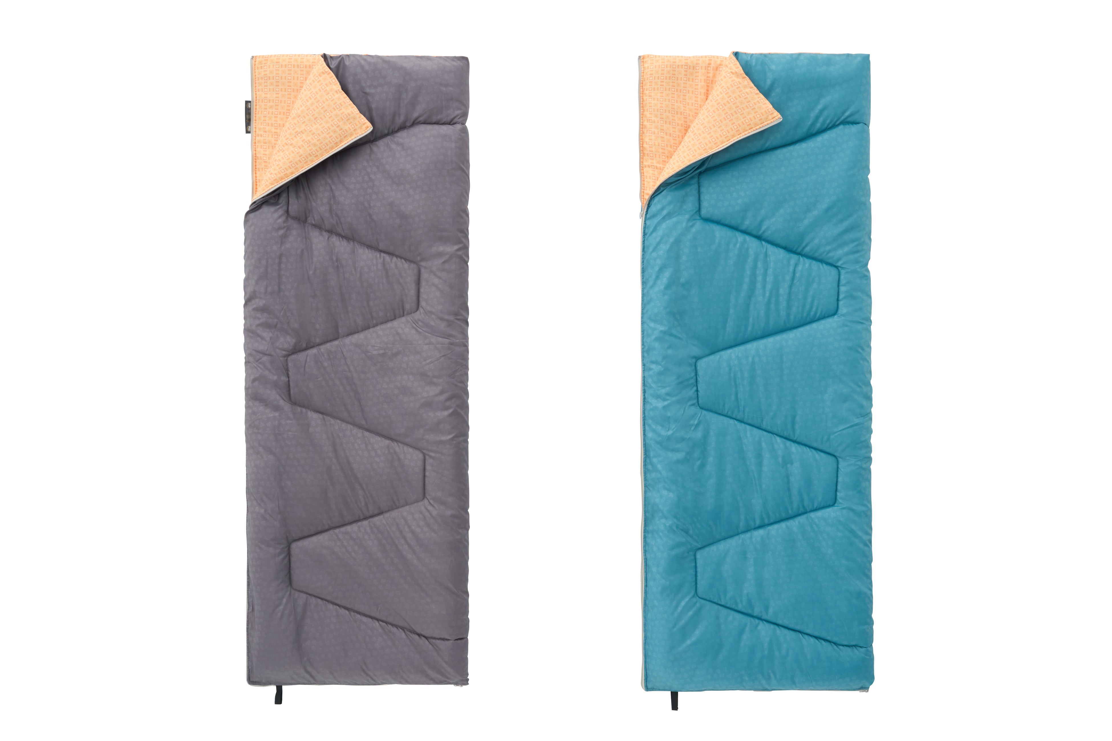 寒い季節の車中泊に最適！ミニバン室内にジャストフィット