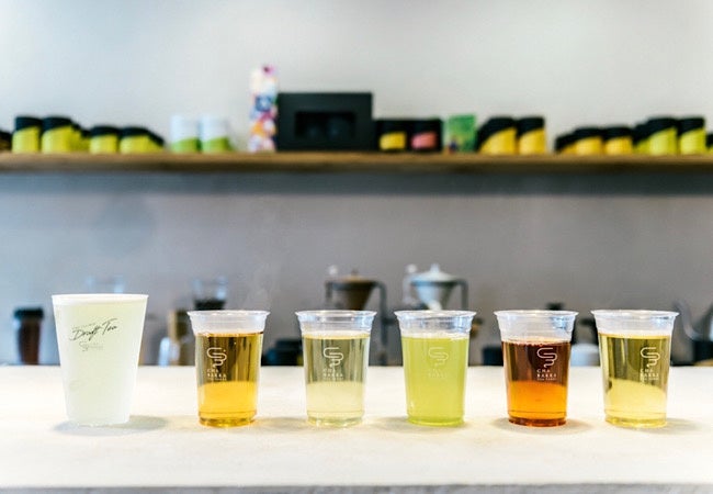 60分間、好きなドリンクを好きなだけお飲みいただけるサービスで、ドラフトティーや限定メニューも対象（スイーツ付）