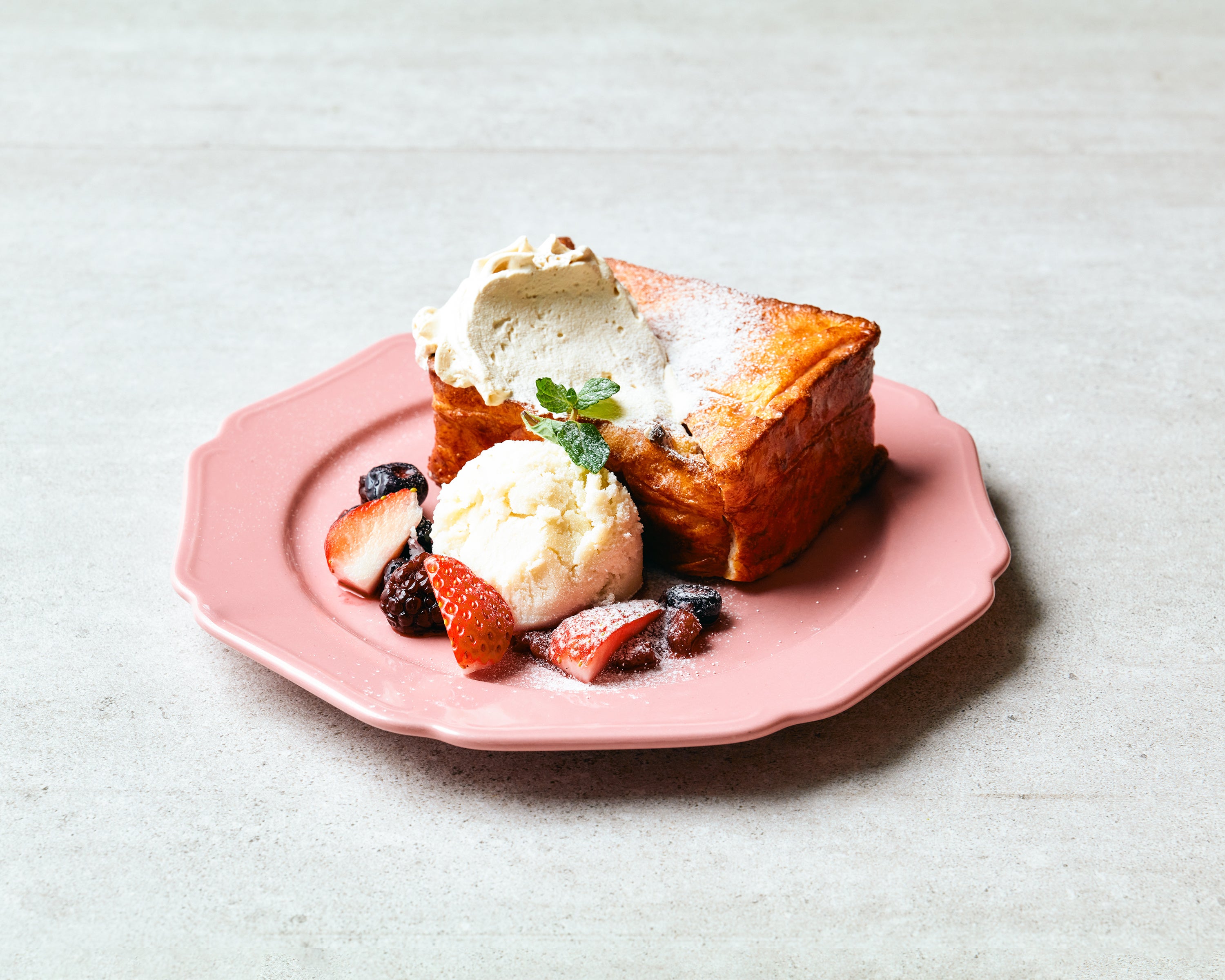 ベリーBERRYフレンチトースト ￥830 （ハーフサイズ）