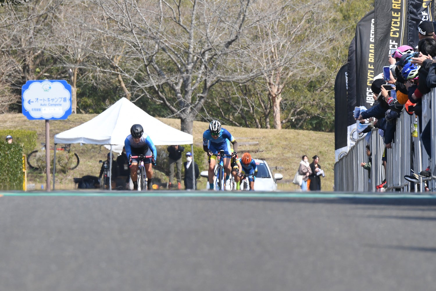 F　牧瀬翼（WING PLUS）と成海綾香（CIEL BLEU KANOYA）のスプリント勝負