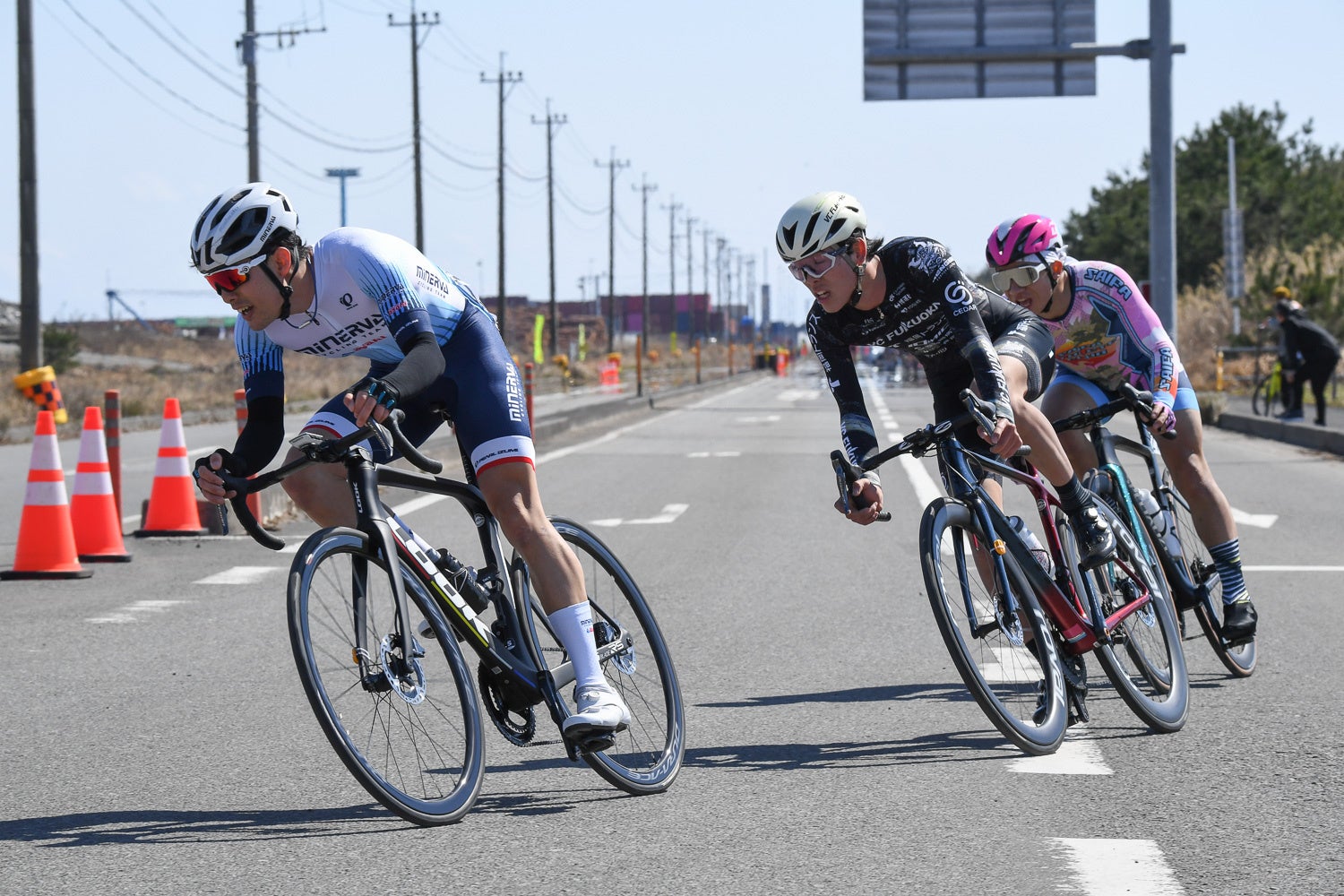 E1　3名の先頭集団が最後まで逃げ切った