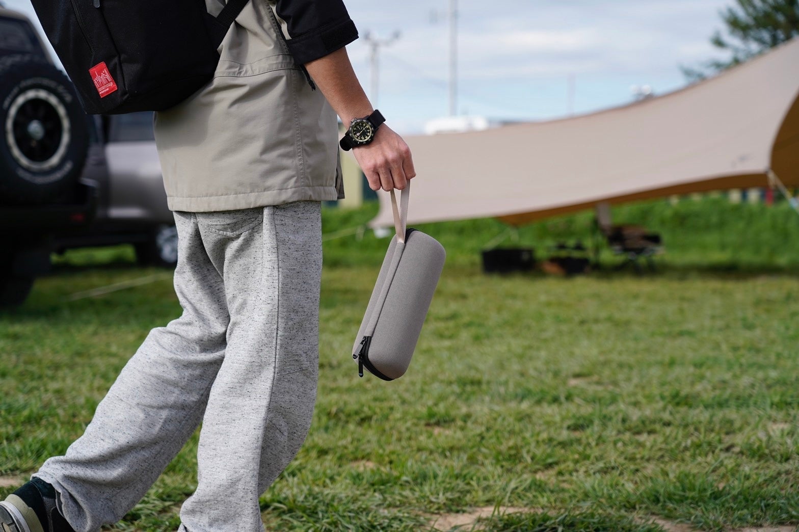 持ち運びにも便利