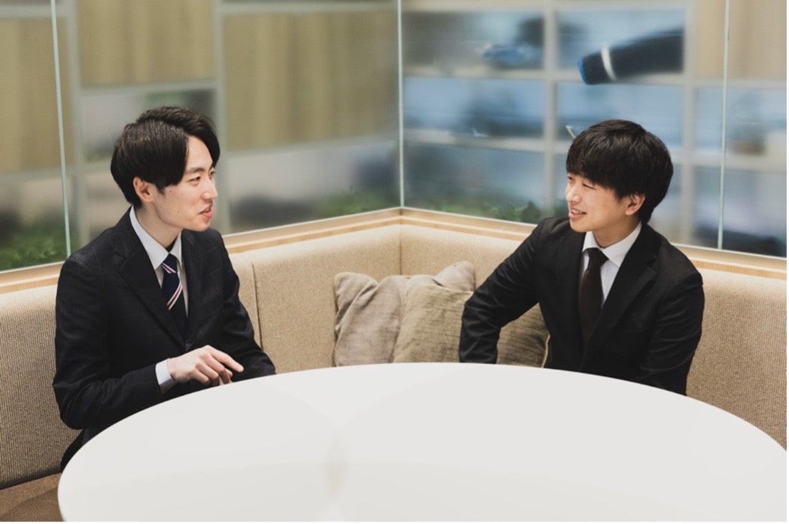 朝のタスク確認・夕方の振り返り時にショートMTを実施し、二人三脚で成長できる「エルターエルティー制度」