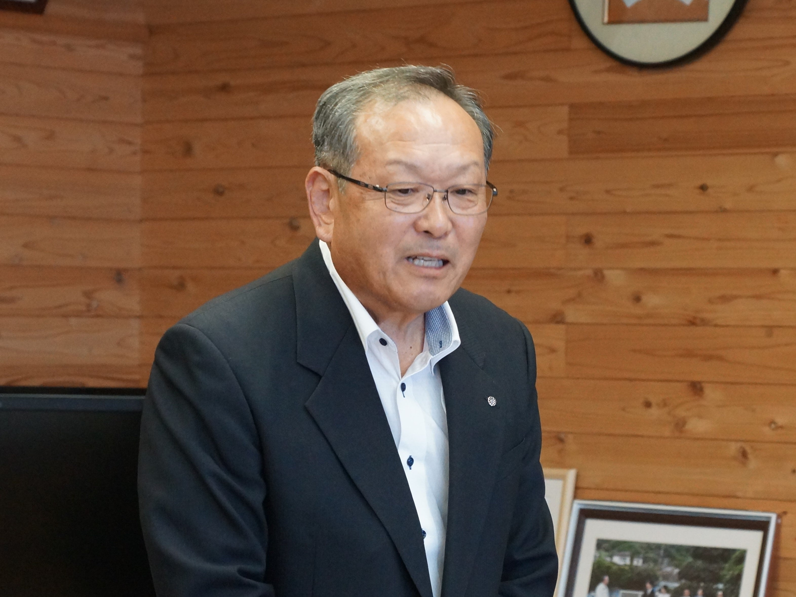 挨拶する日高川町長 久留米 啓史