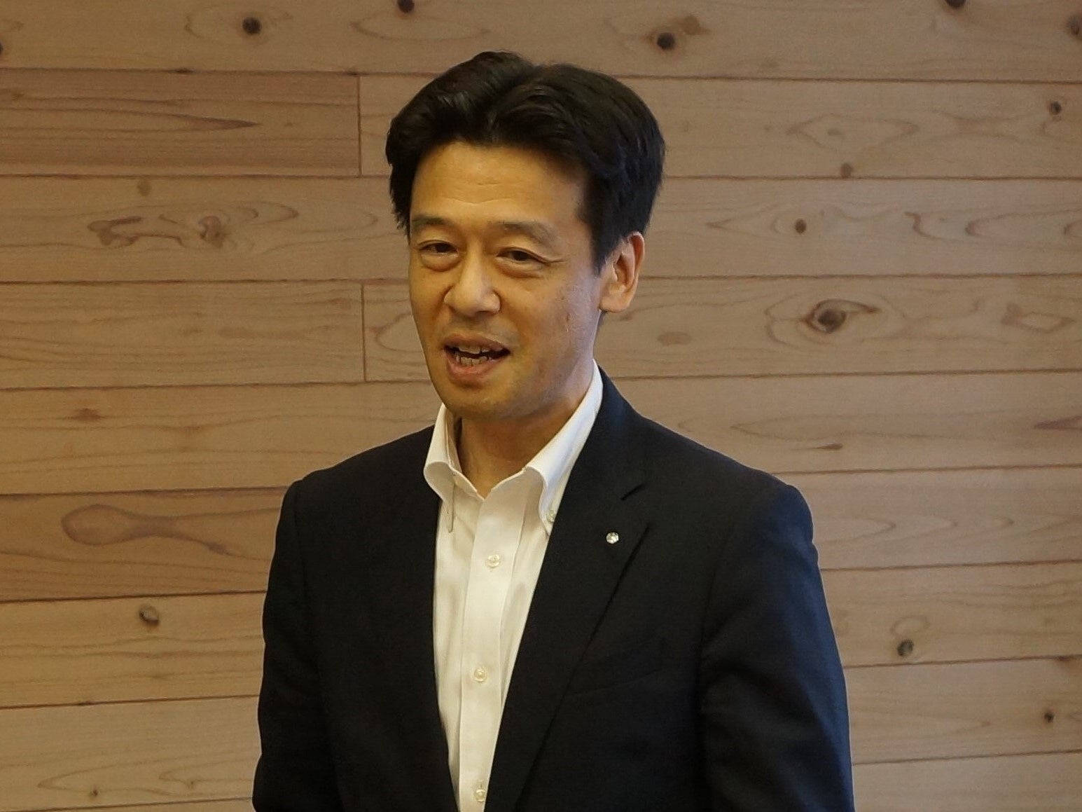 挨拶するセイノーＨＤ執行役員 河合秀治