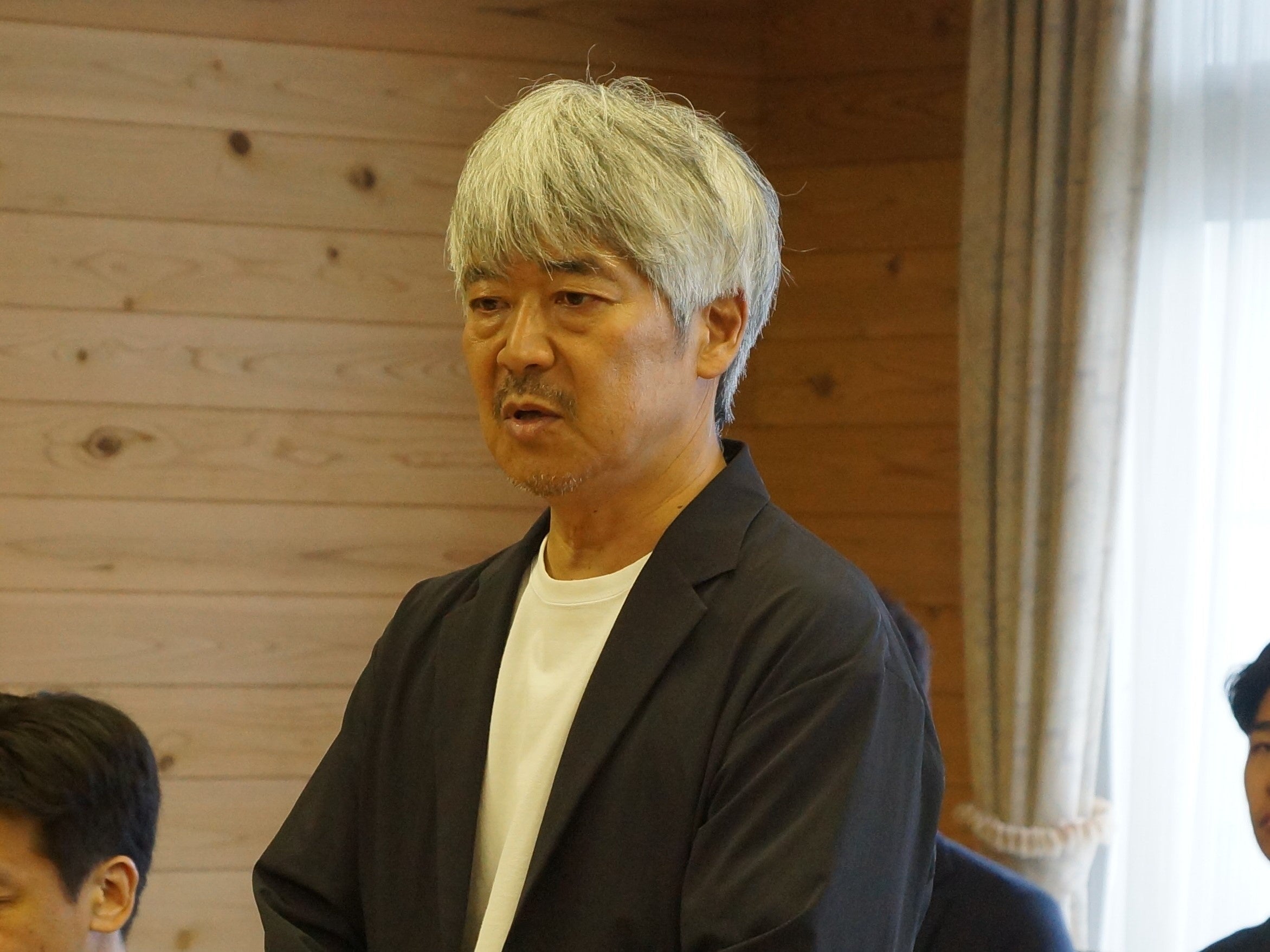 挨拶するエアロネクスト代表取締役CEO　田路圭輔