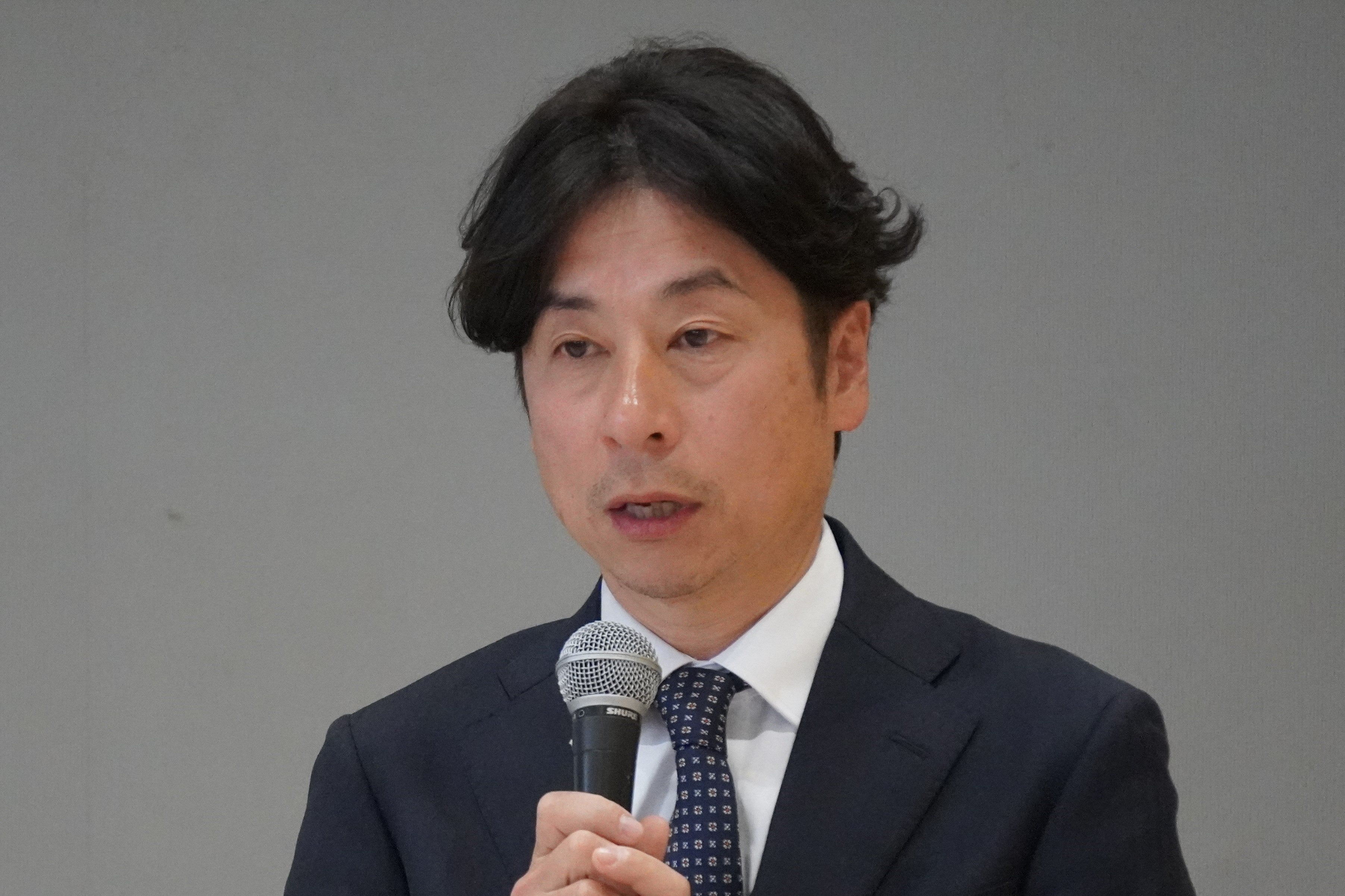 挨拶する電通北海道 代表取締役社長執行役員　木村 平