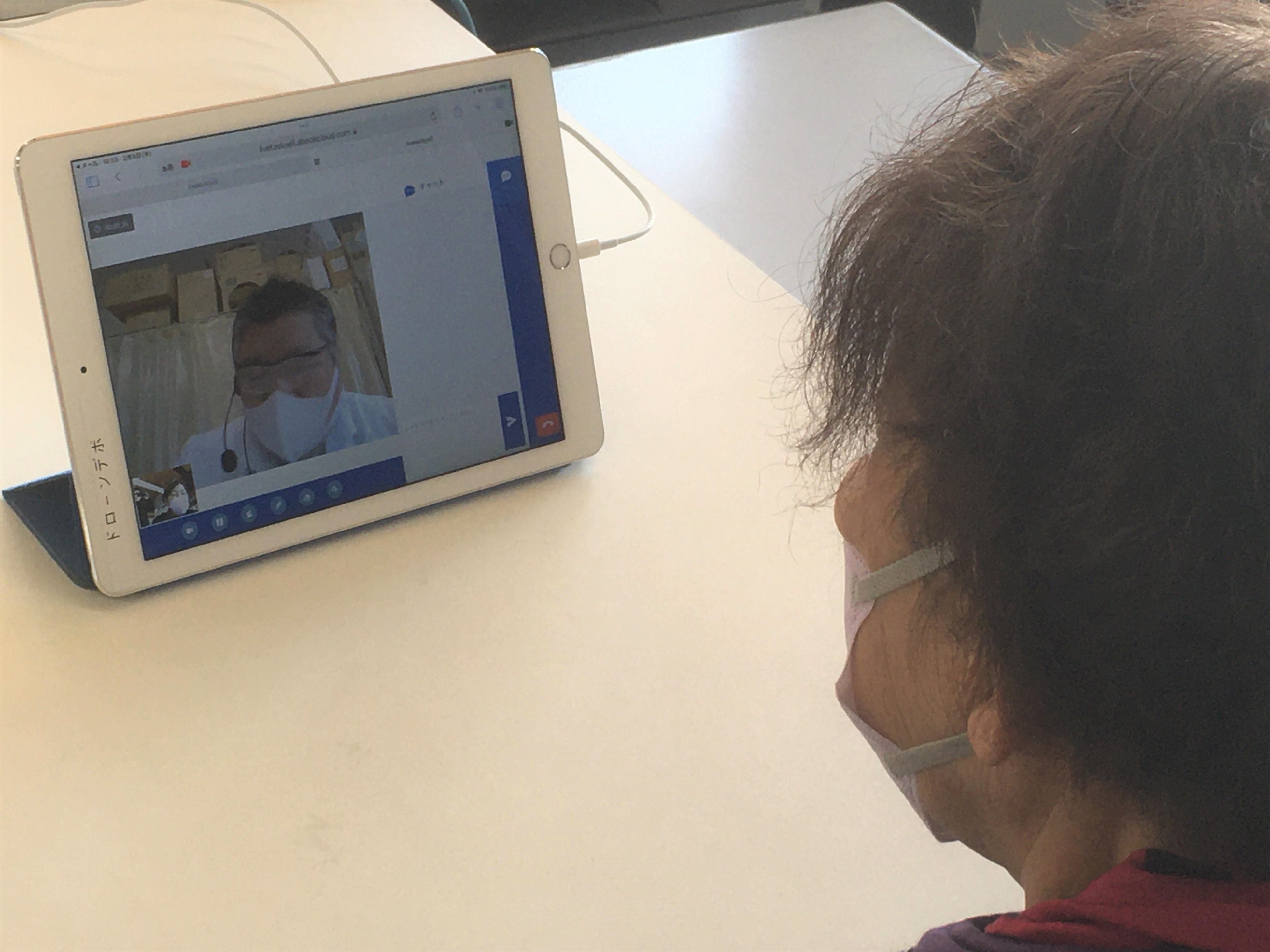 オンライン診療を受ける3名の患者のうちの1名、鈴木美智恵さん （仮ドローンデポ：旧九十九小学校）