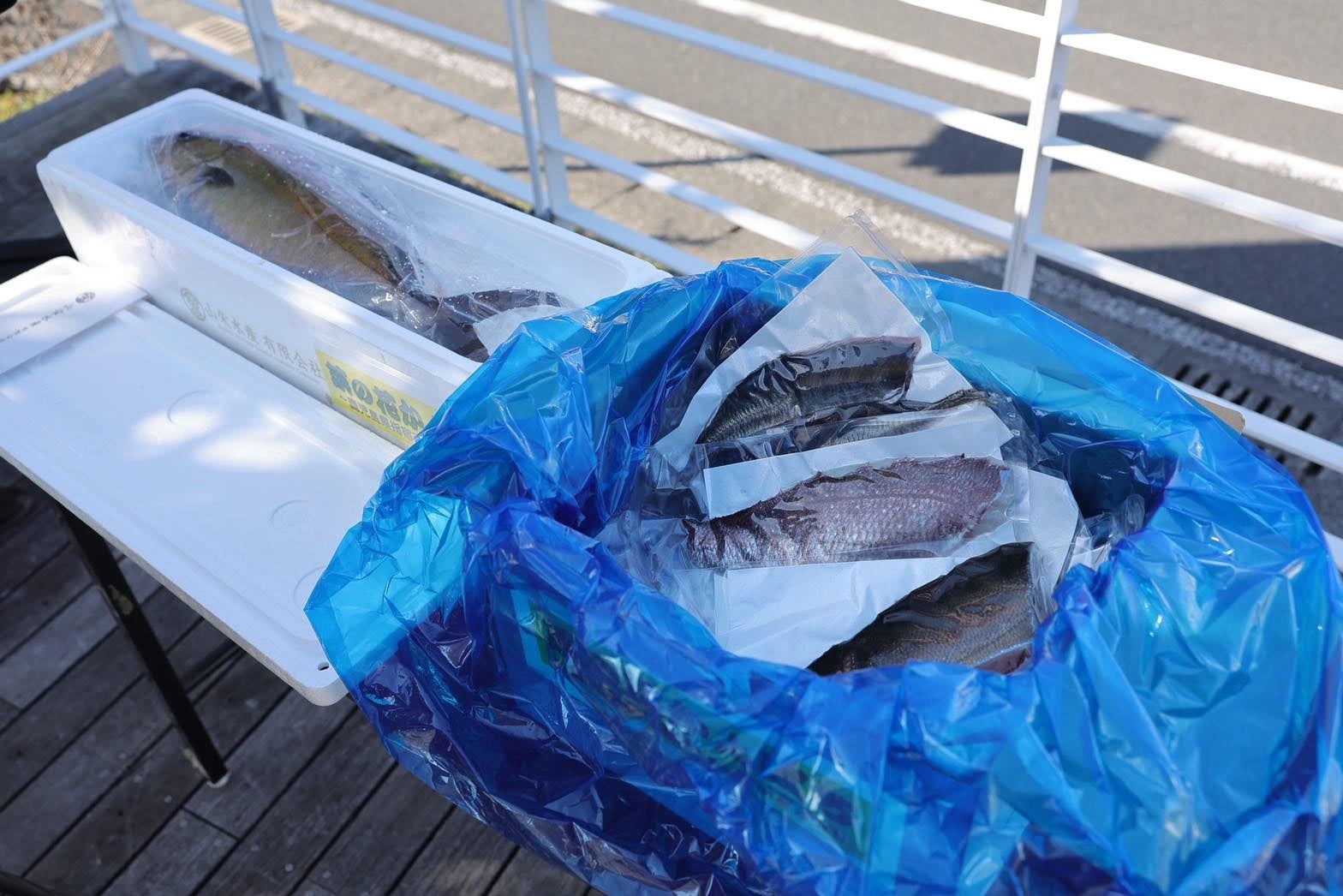 ドローン配送された商品 (指宿朝締め鮮魚)