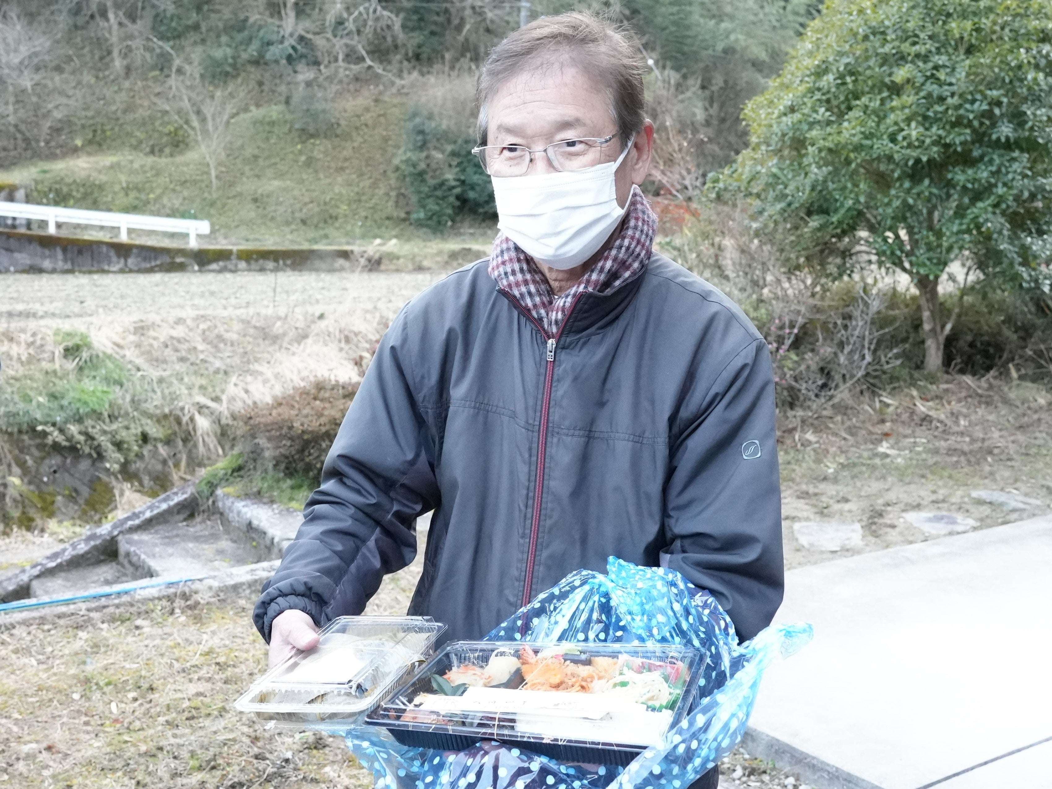 今回ドローン配送された朴葉すし等