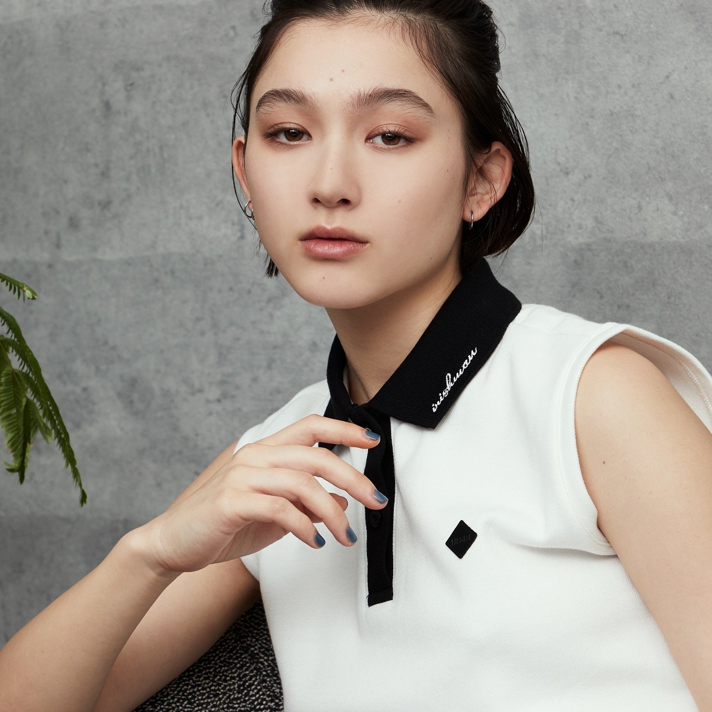 ロゴスリーブレスポロシャツ（LADIES) 　12,760円（税込）