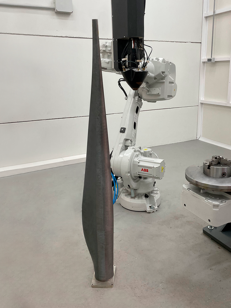 SS316L – Fan Blade Meltio Engine Robot Size 219 x 133 x 1700 mm Weight 13,9 kg Print Time 46 h 34 min Print Cost € 212,76