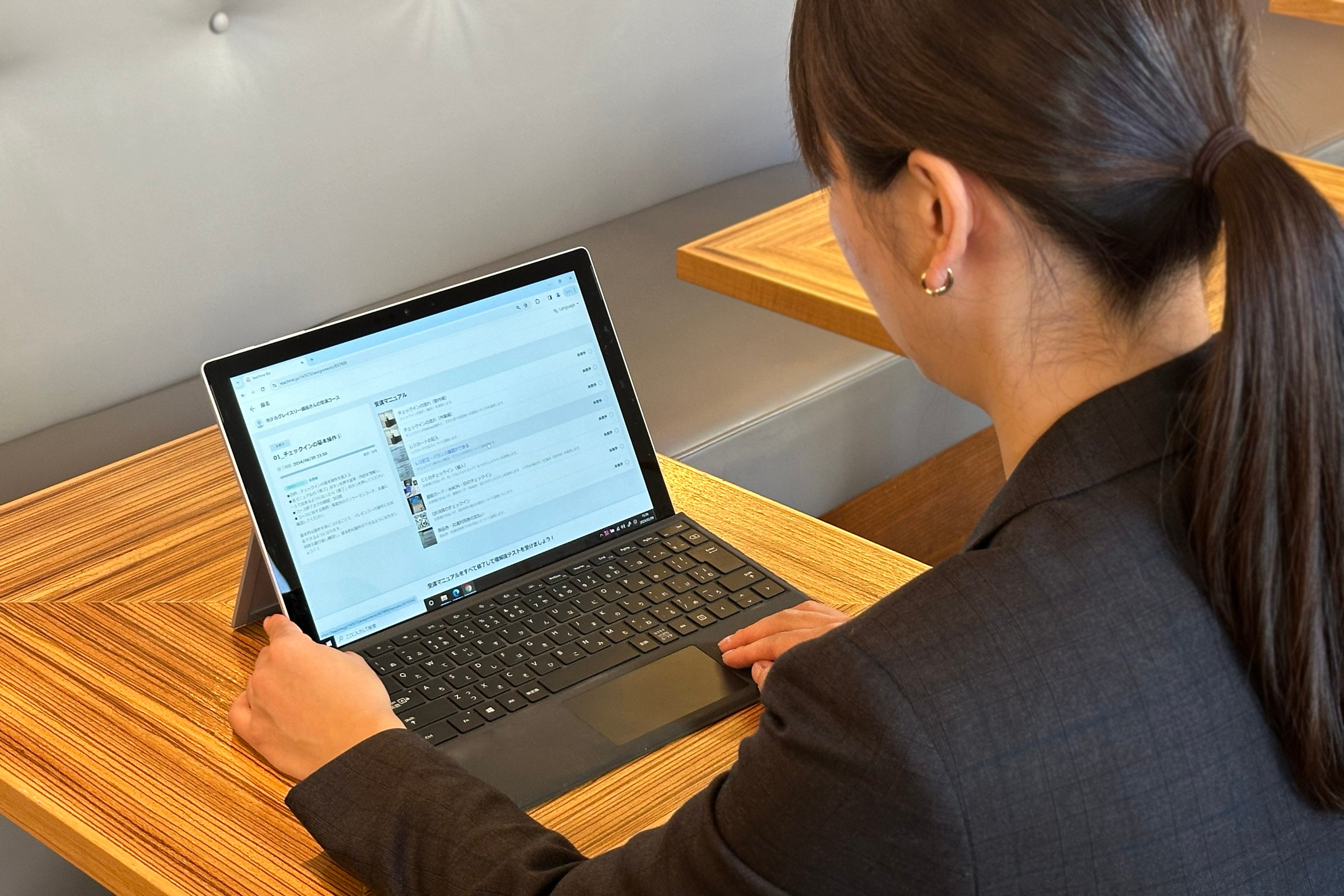 WHGホテルズでの「Teachme Biz」活用イメージ